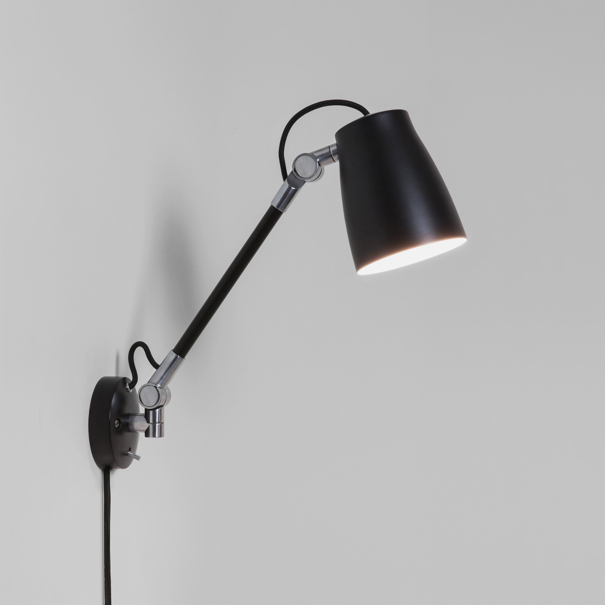 1224016 Atelier Grande Wall Light Matt Black (S)