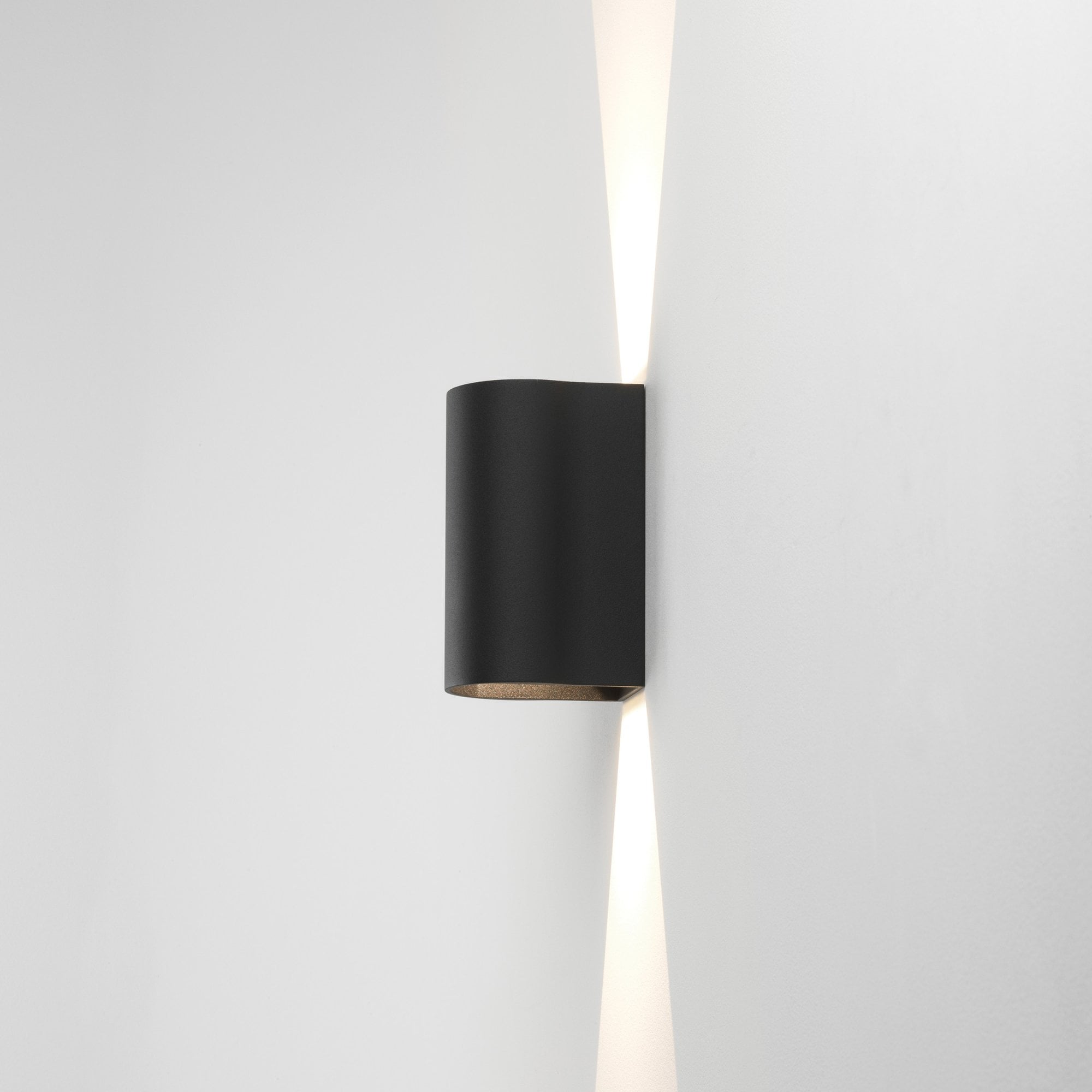 1384004 Dunbar 160 LED Outdoor Wall Light Textured Black