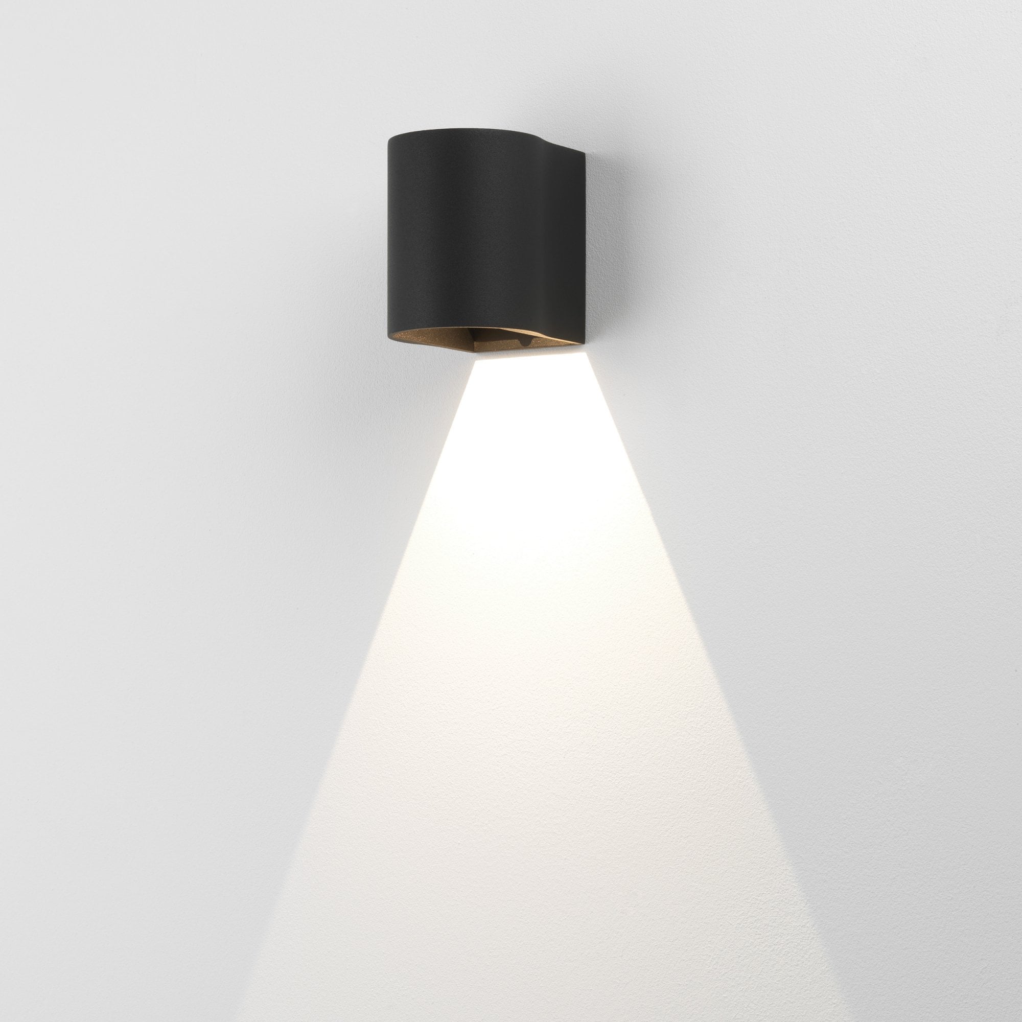 1384003 Dunbar 100 LED Outdoor Wall Light Textured Black