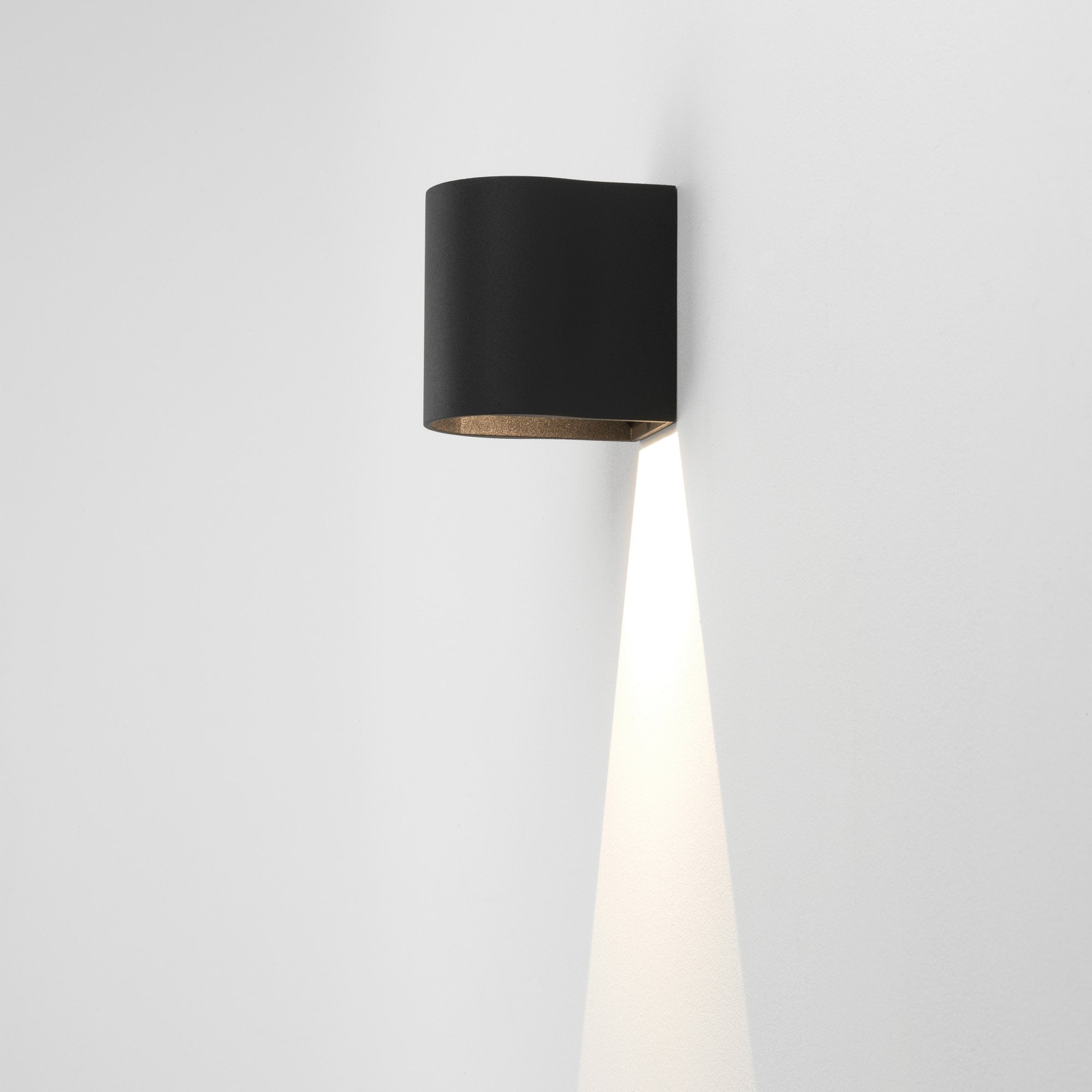 1384003 Dunbar 100 LED Outdoor Wall Light Textured Black