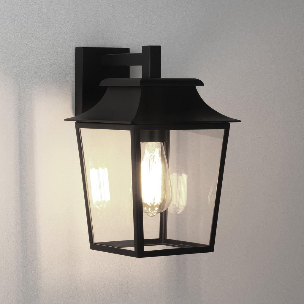 1340004 Richmond Wall Lantern 200 Outdoor Wall Light Textured Black