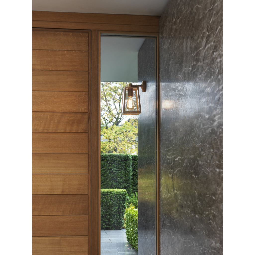1306005 Calvi Wall 215 Outdoor Wall Light Antique Brass (S)