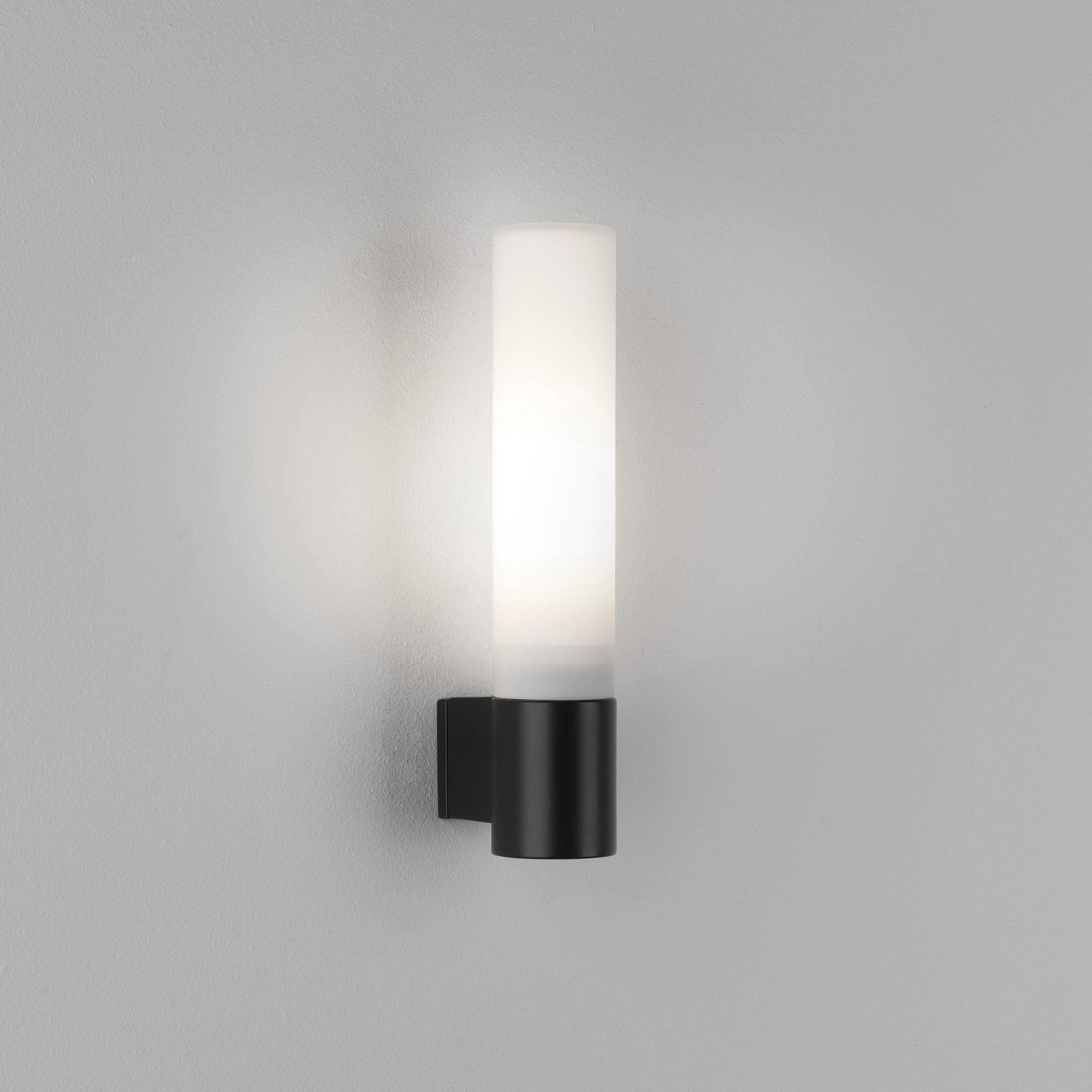 1047006 Bari Bathroom Wall Light Matt Black (S)