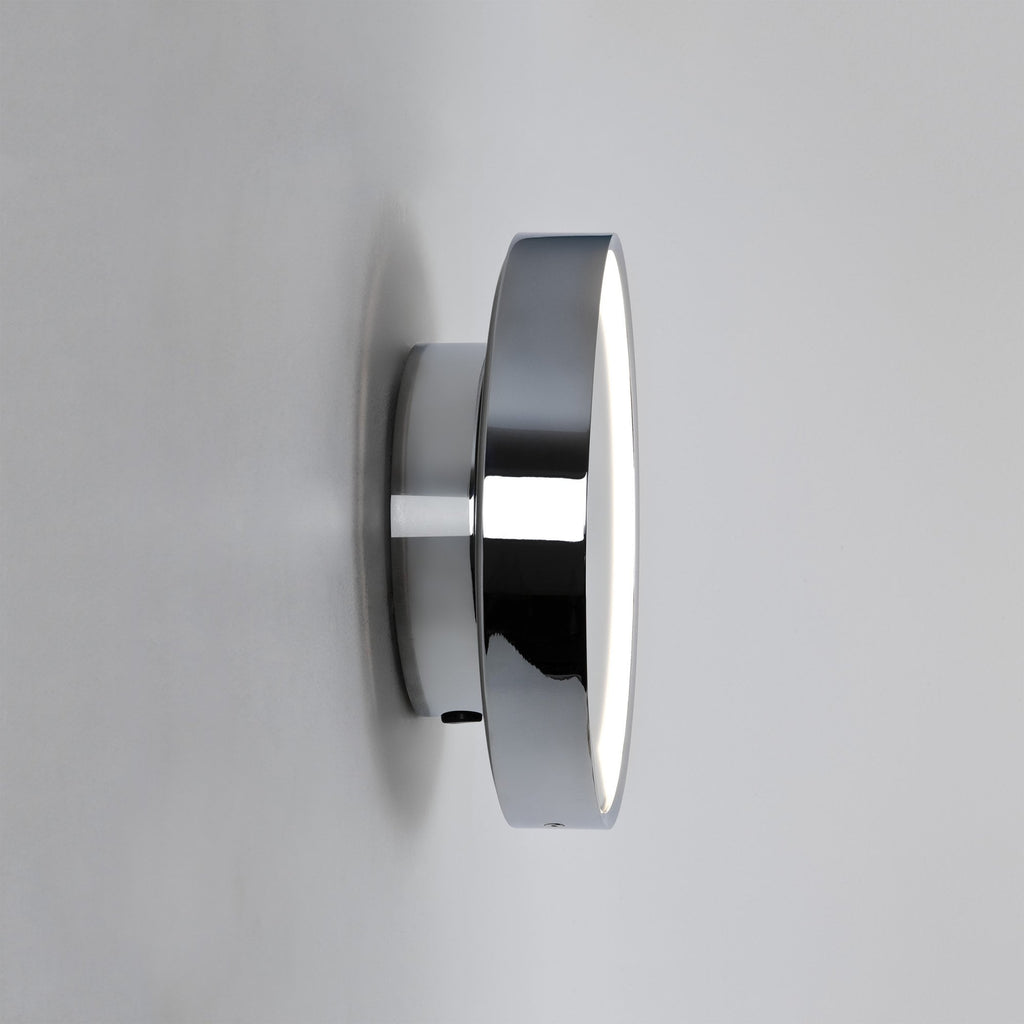 1137003 Catena LED Bathroom Magnifying Mirror Polished Chrome (S)