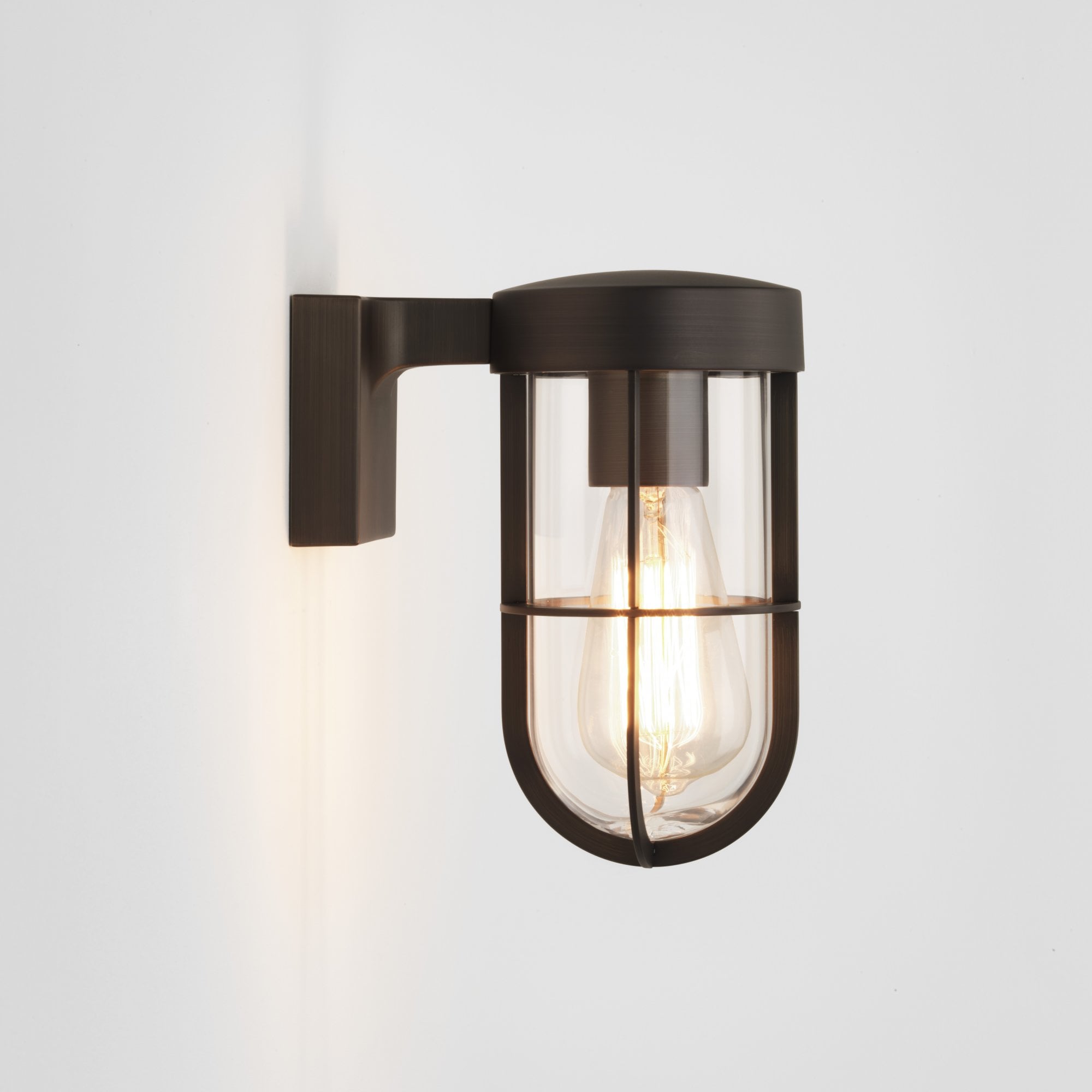1368025 Cabin Wall Outdoor Wall Light Bronze