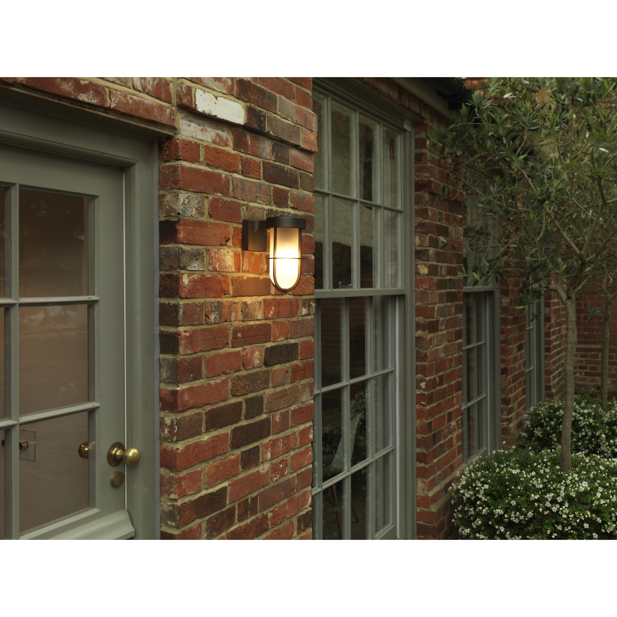 1368025 Cabin Wall Outdoor Wall Light Bronze