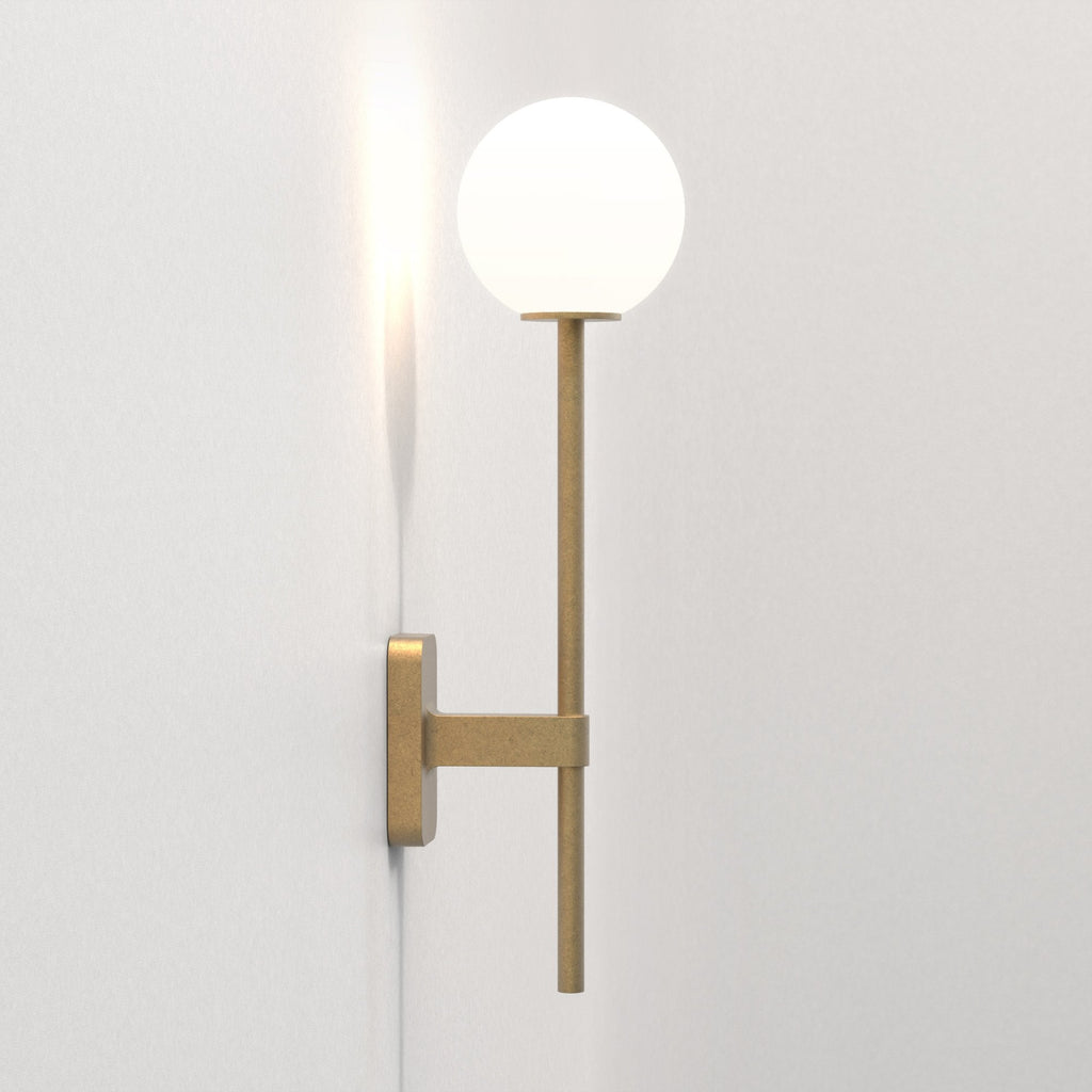 1429009 Tacoma Single Grande Bathroom Wall Light Antique Brass (S)