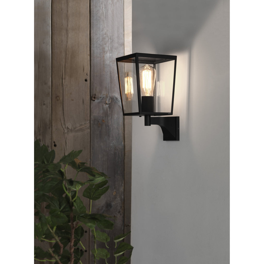 1366002 Farringdon Outdoor Wall Light Textured Black (S)