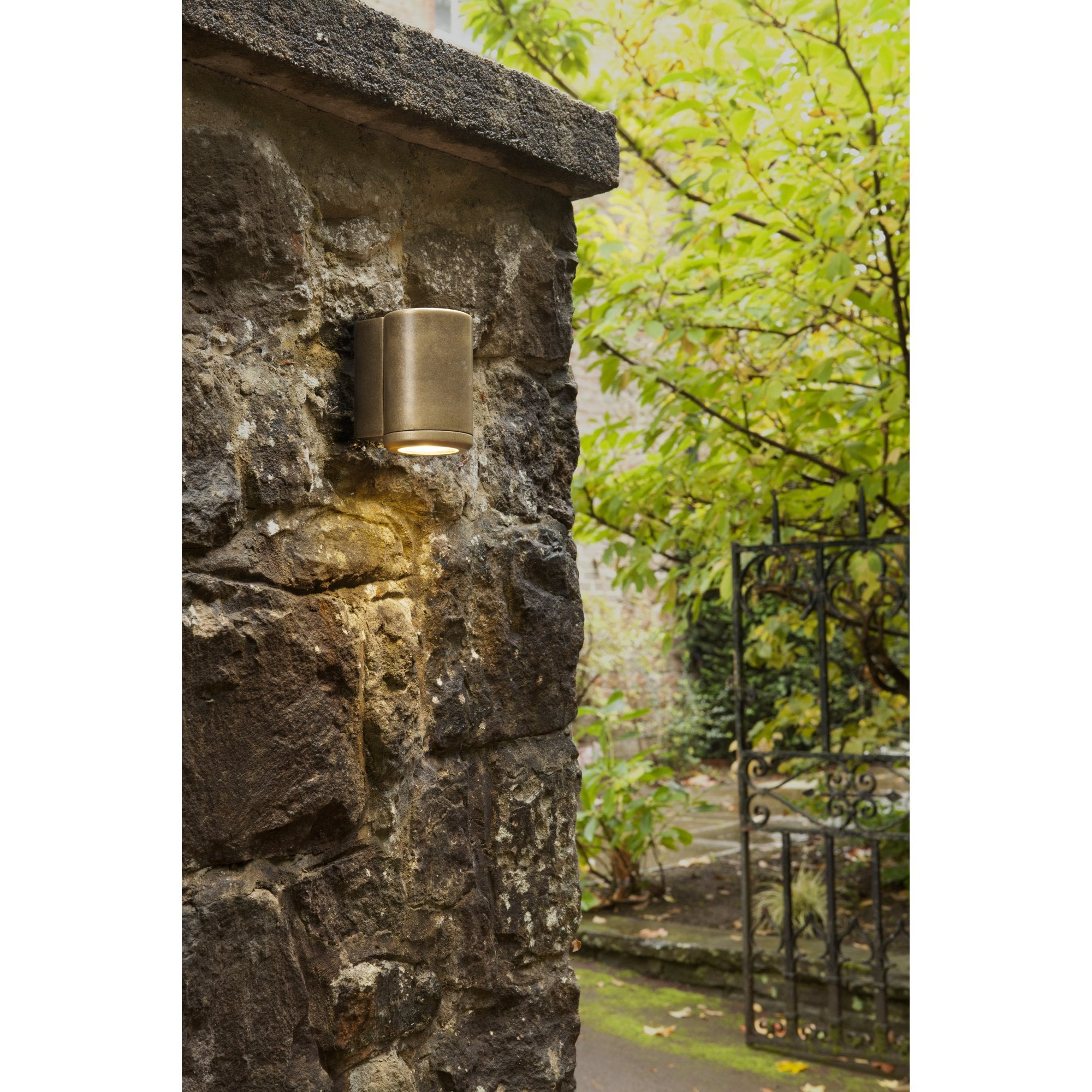 1375009 Jura Single Outdoor Wall Light Solid Brass (S)