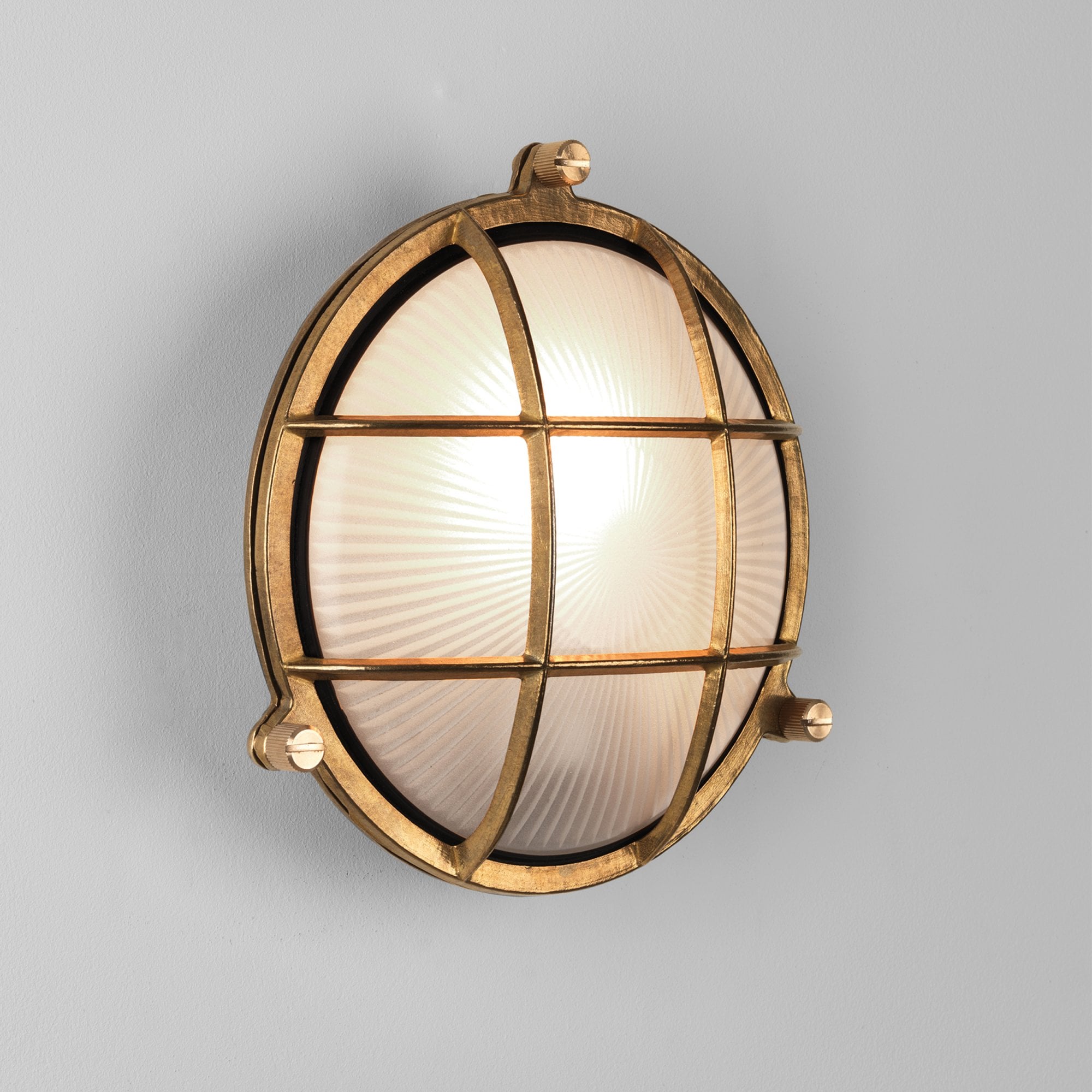 1376005 Thurso Round Outdoor Wall Light Cast Brass