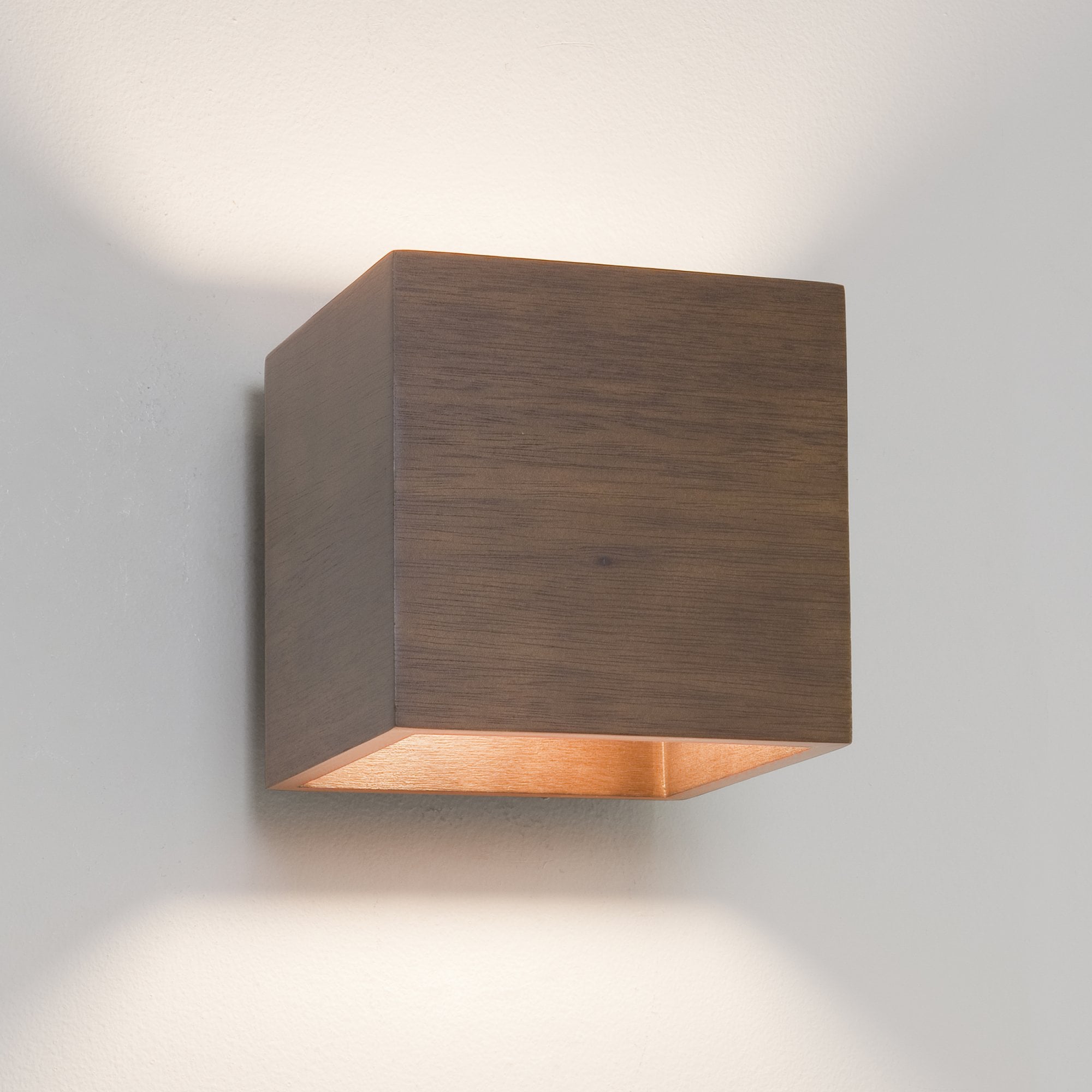 1067001 Cremona Wall Light Walnut (SD)