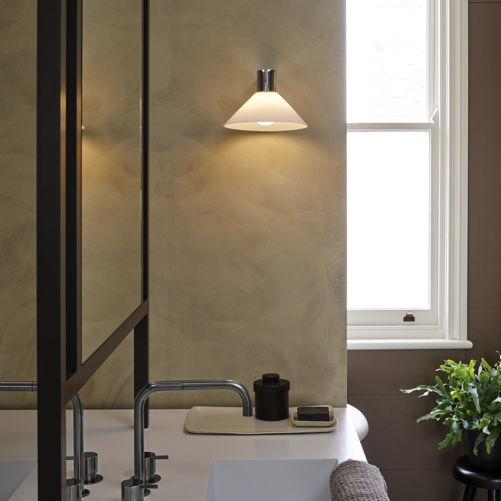 1451001 Conic Bathroom Wall Light Polished Chrome