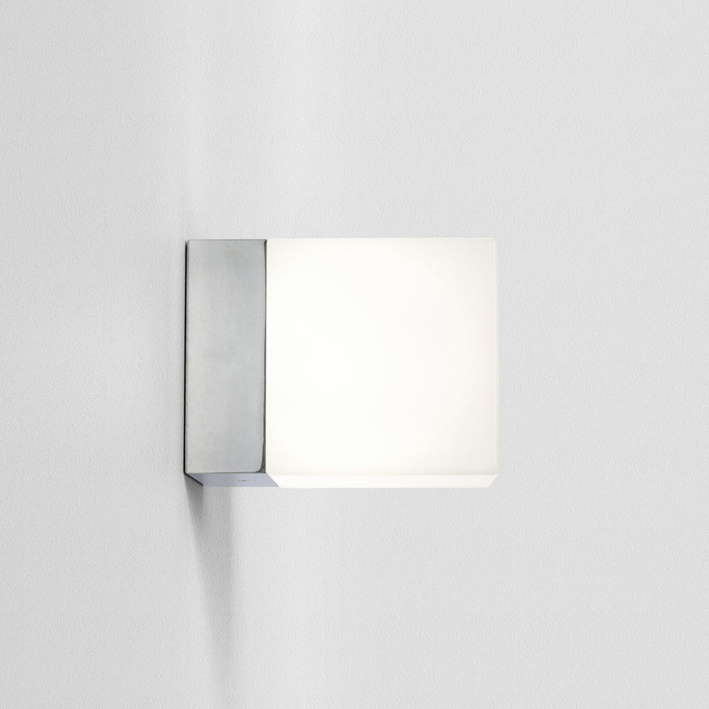 1140001 Cube Bathroom Wall Light Polished Chrome