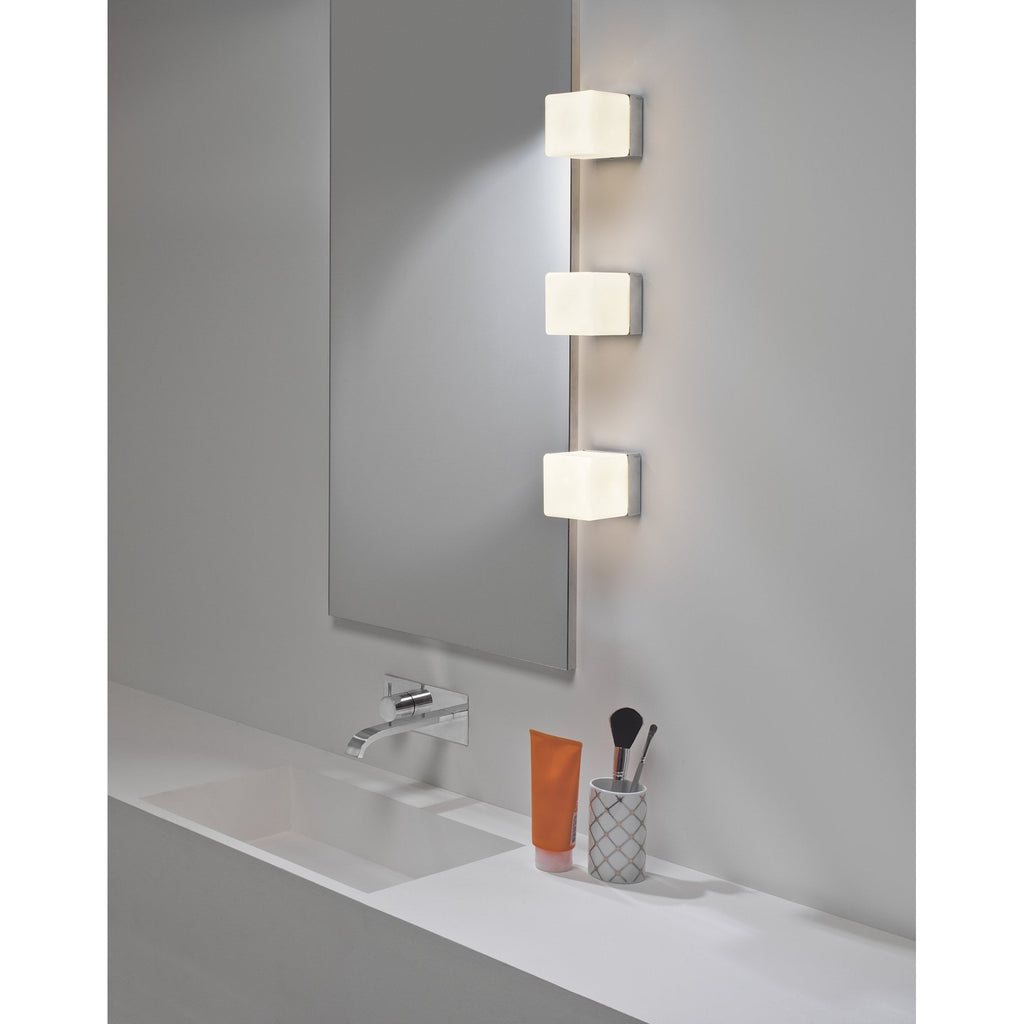 1140001 Cube Bathroom Wall Light Polished Chrome
