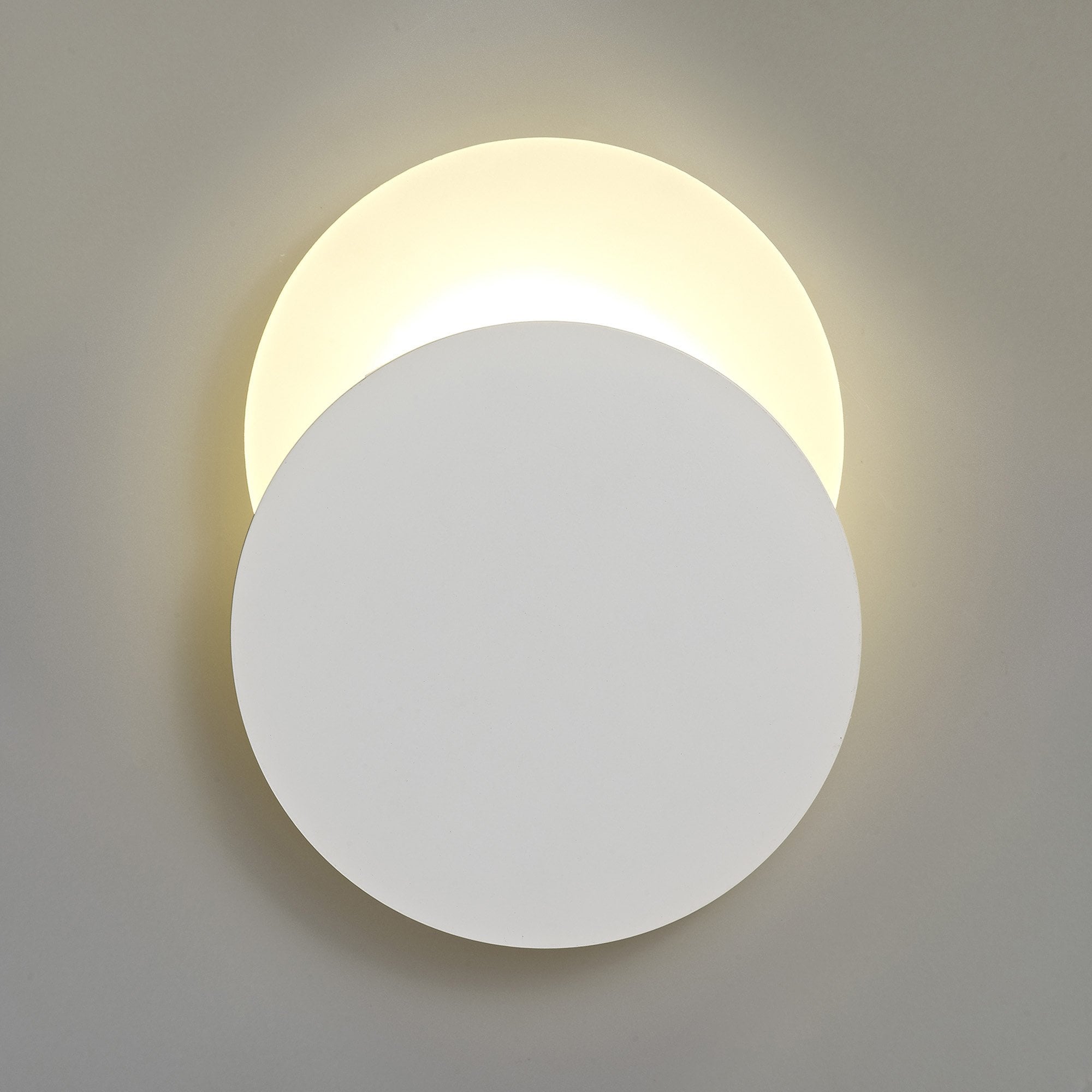 NLK03889 Modena Magnetic Base Wall Lamp LED 20/19cm Round Bottom Offset Sand White/Acrylic Frosted Diffuser
