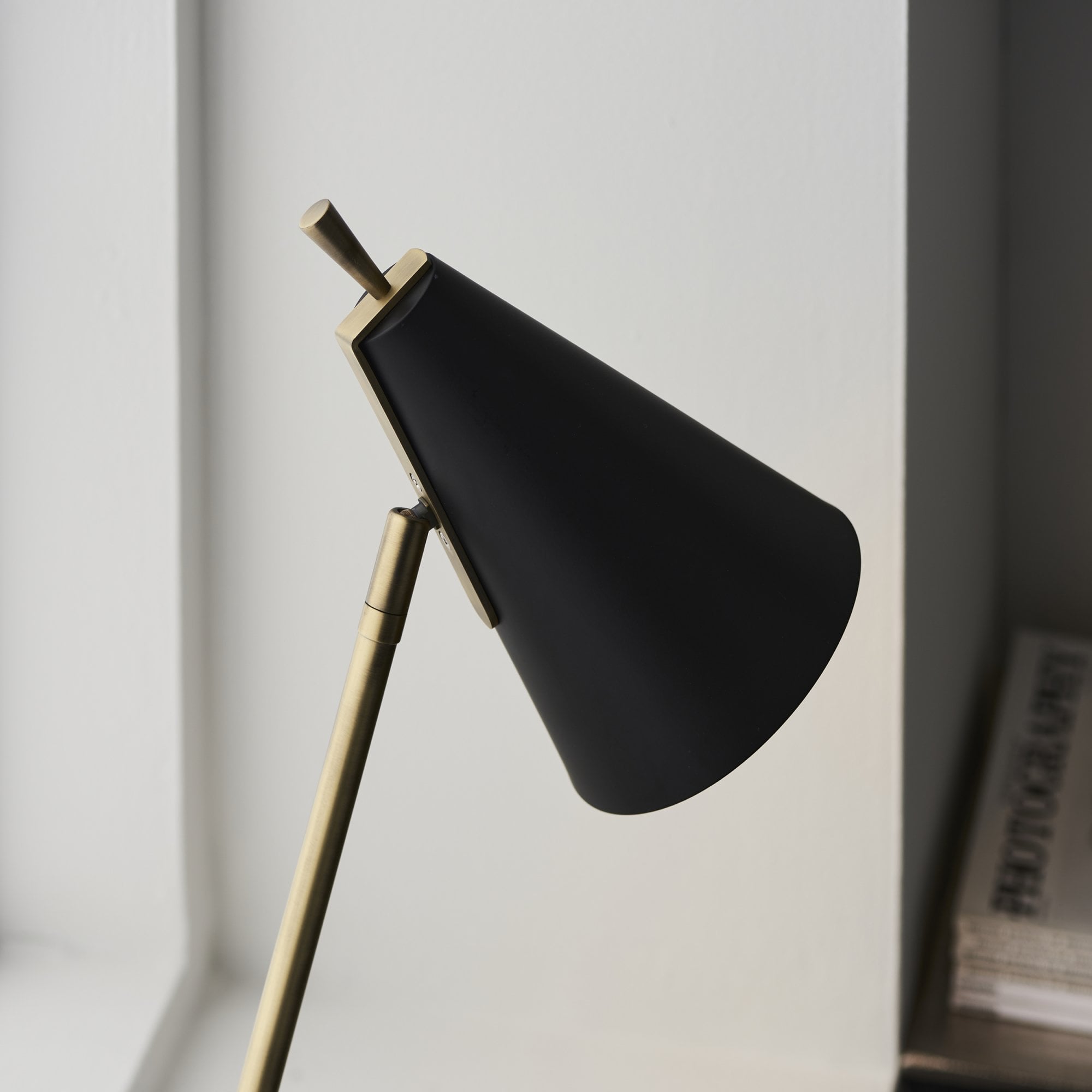 93064 1 Light Table Lamp Matt Antique Brass Plate & Matt Black