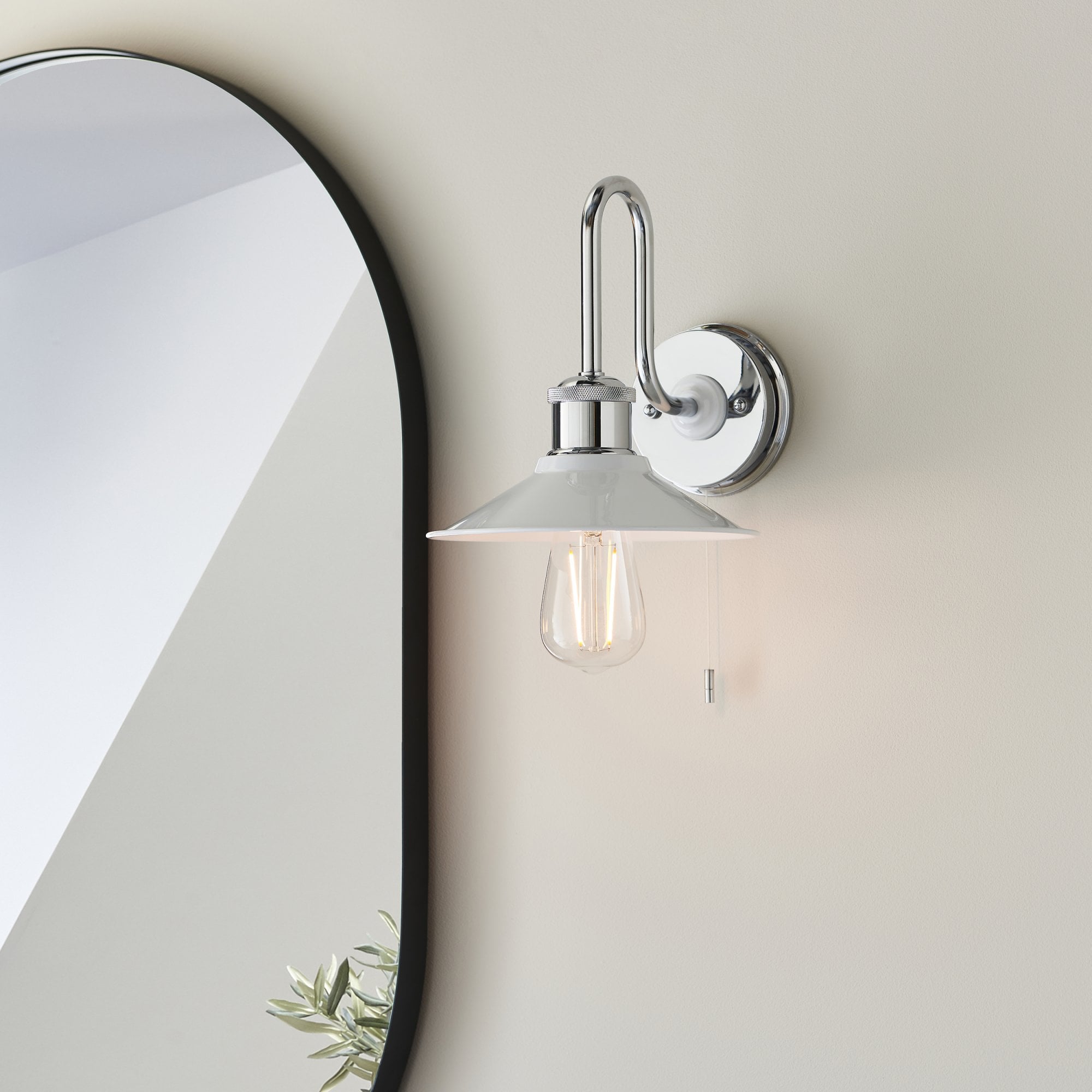 Bathroom 1 Light Wall  Light Chrome Plate & Gloss White