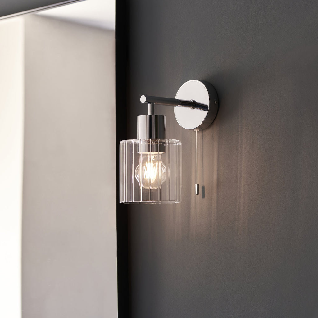 95510 Bathroom 1 Light Wall Light Chrome Plate & Clear Ribbed Glass