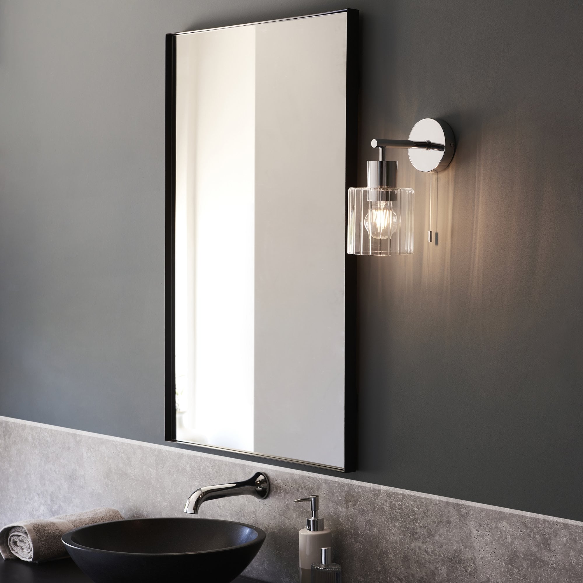 95510 Bathroom 1 Light Wall Light Chrome Plate & Clear Ribbed Glass