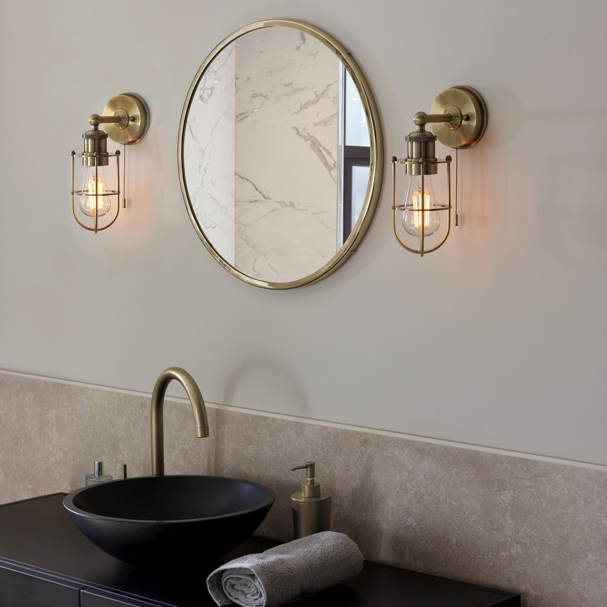 99952 Bathroom 1 Light Wall Light Antique Brass Plate