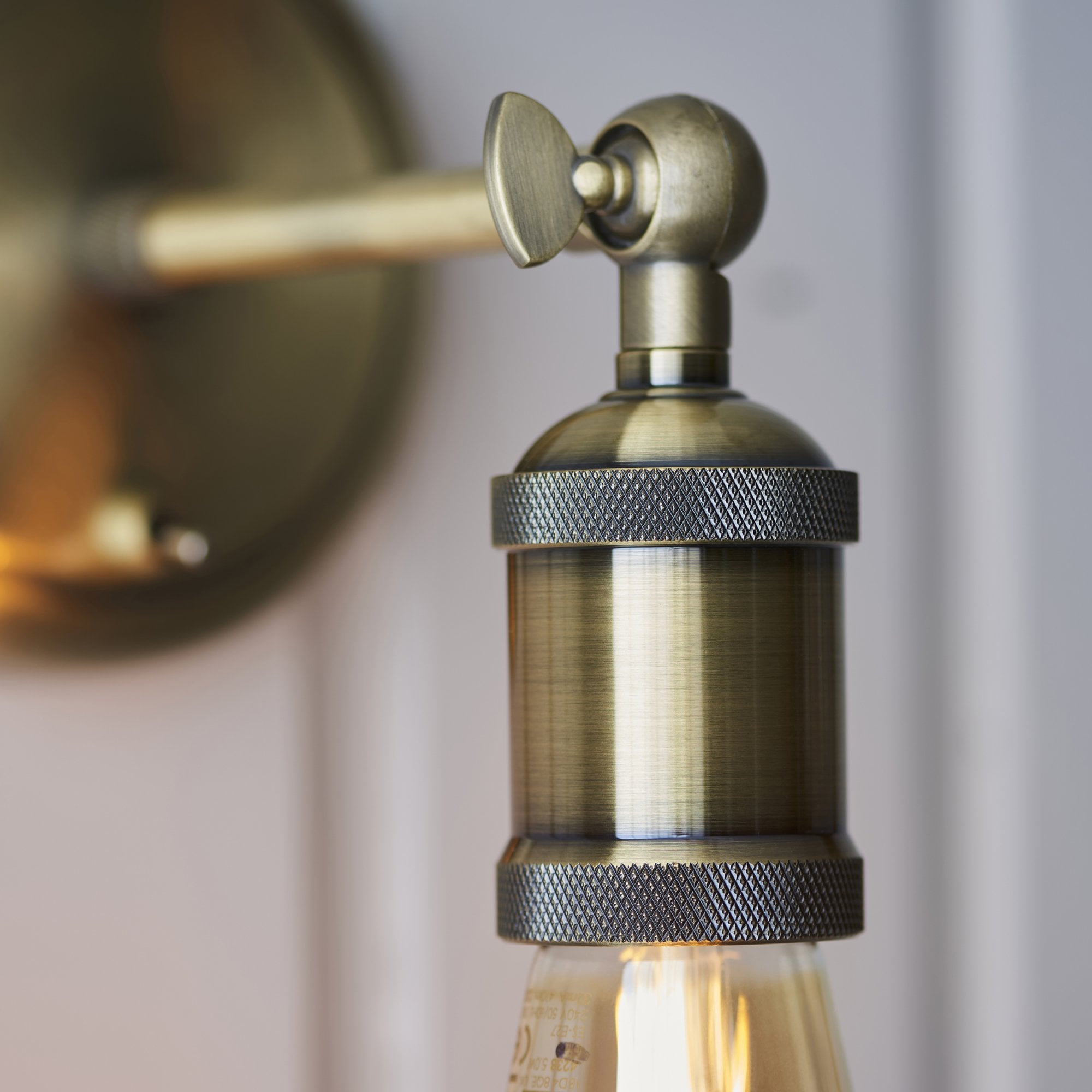 97245 Hal 1 Light Wall Light Antique Brass Plate