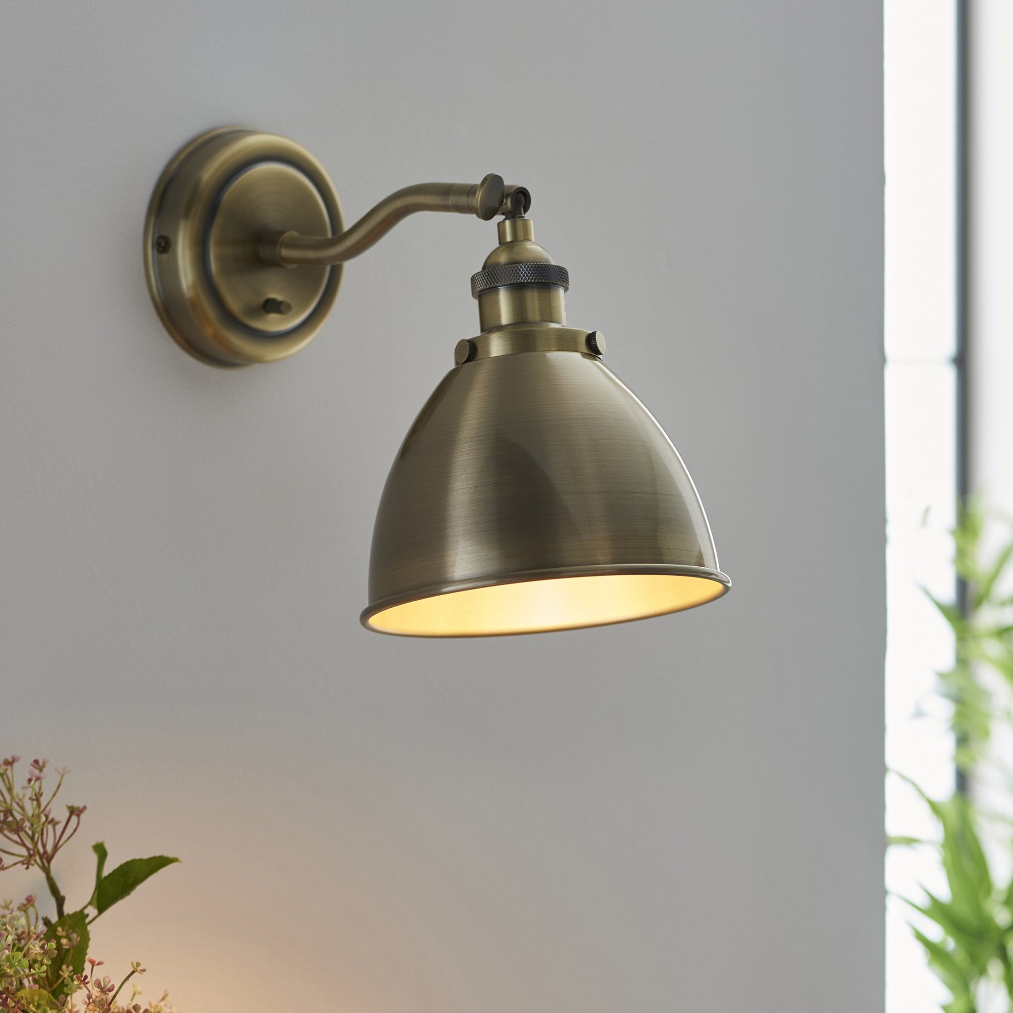 98746 Franklin 1 Light Wall Light Antique Brass Plate (S)