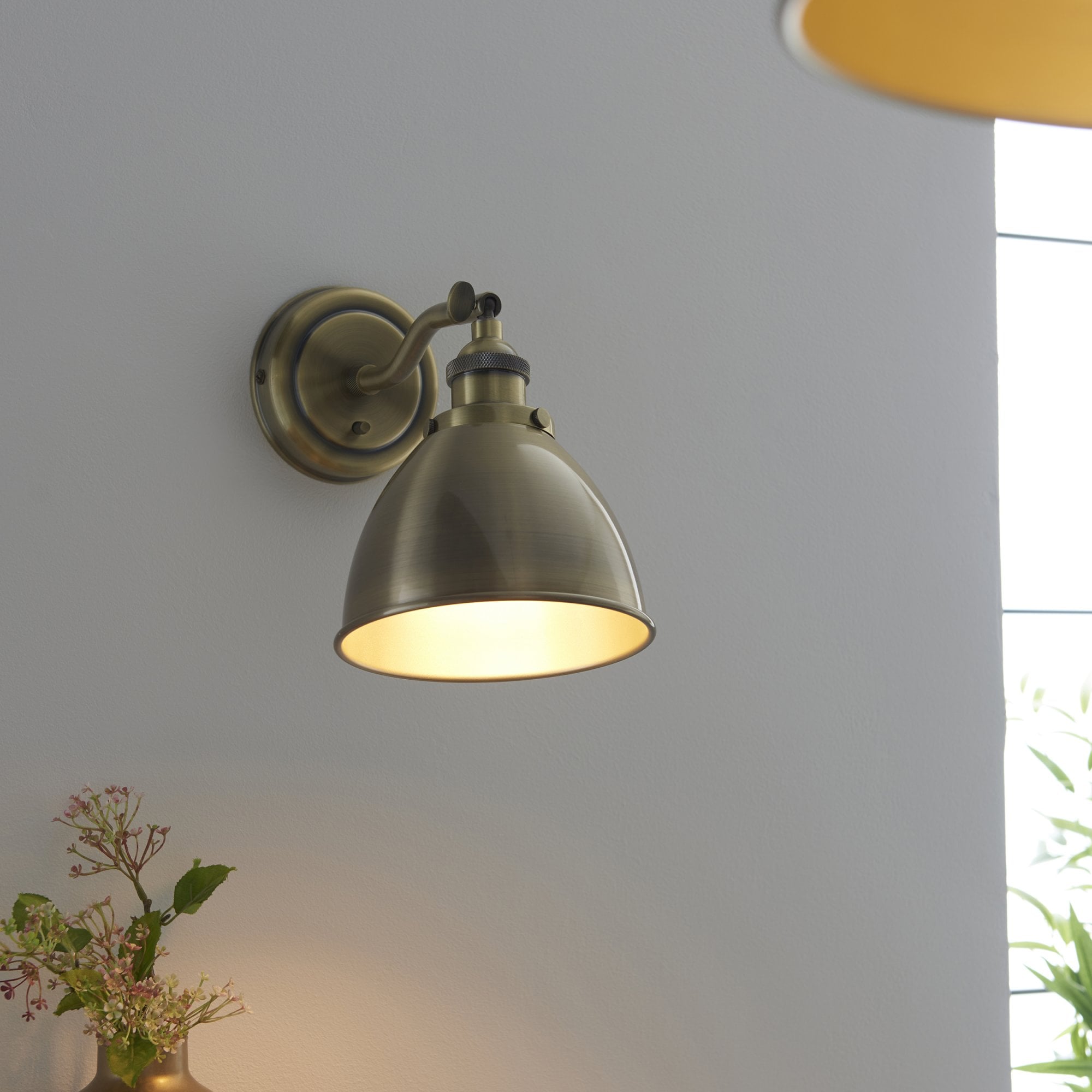 98746 Franklin 1 Light Wall Light Antique Brass Plate (S)