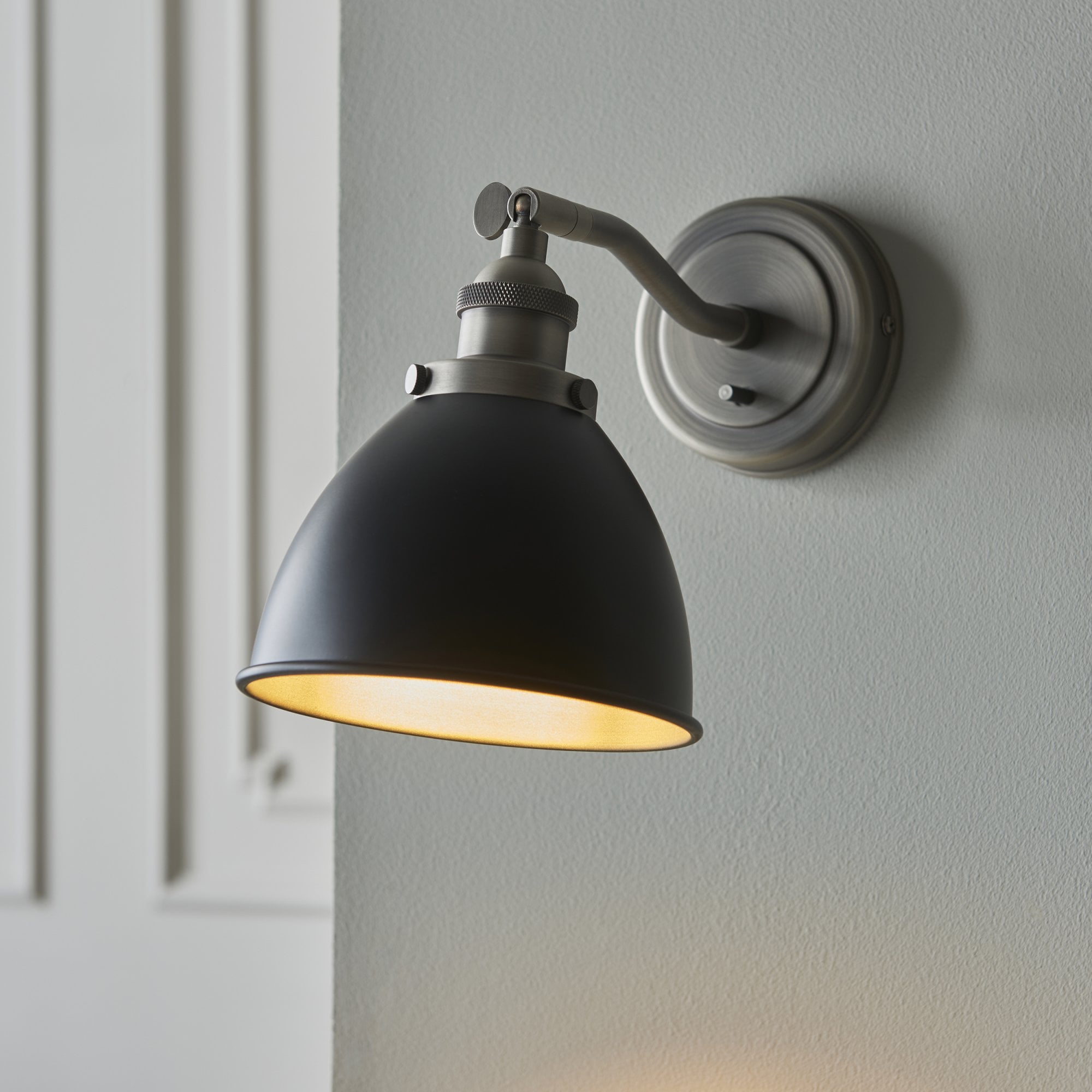 98751 Franklin 1 Light Wall Light Aged Pewter Plate & Matt Black Paint