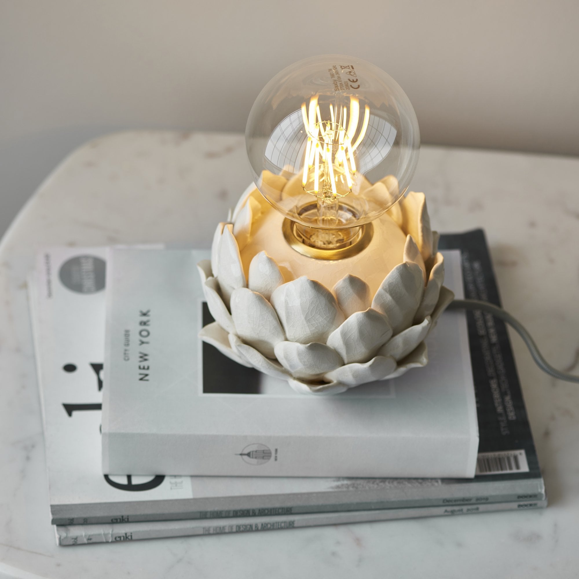 99147 Artichoke 1 Light Table Lamp Oatmeal Crackle Glaze & Antique Brass Plate