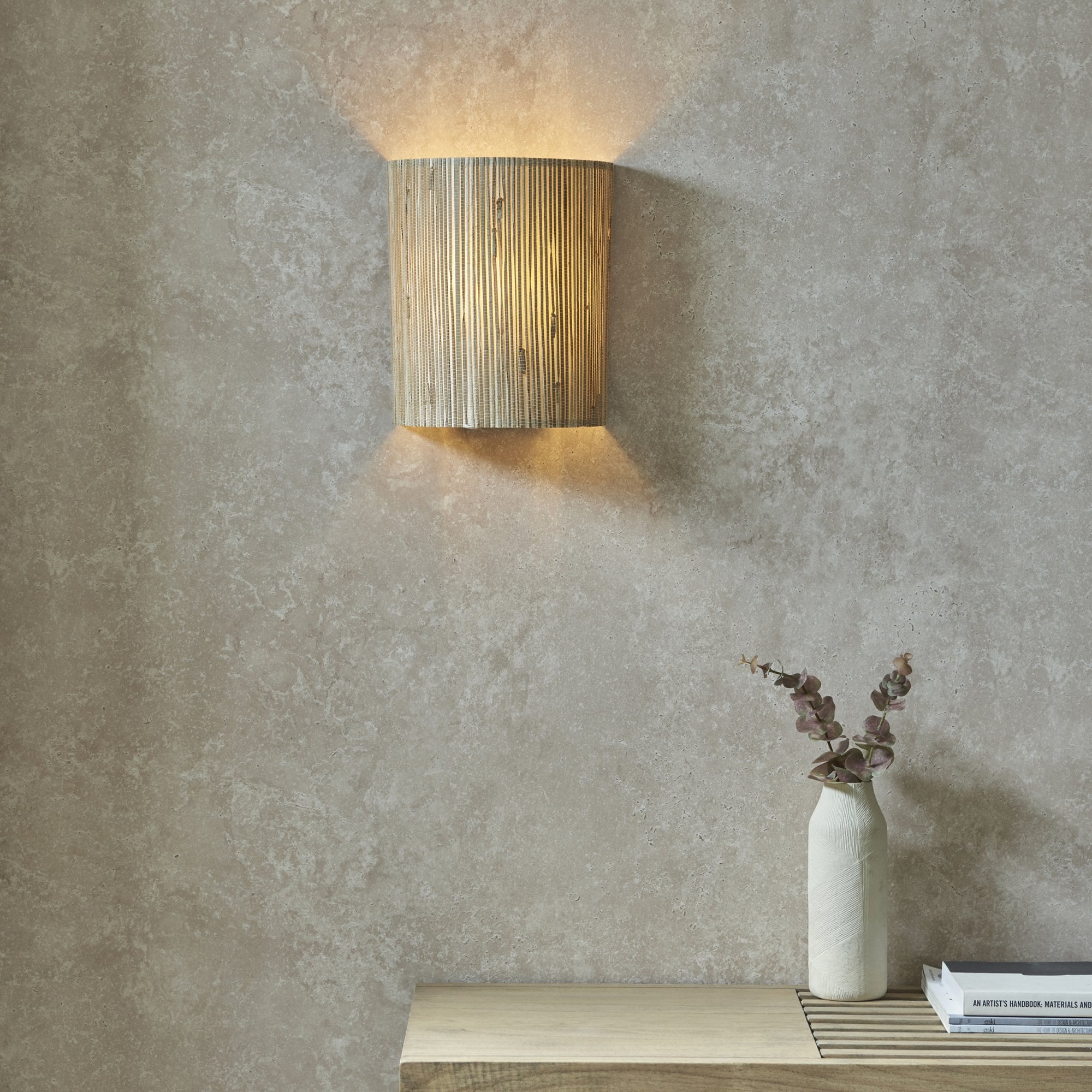 101690 Longshore 1 Light Wall Light Natural Seagrass & Matt Black