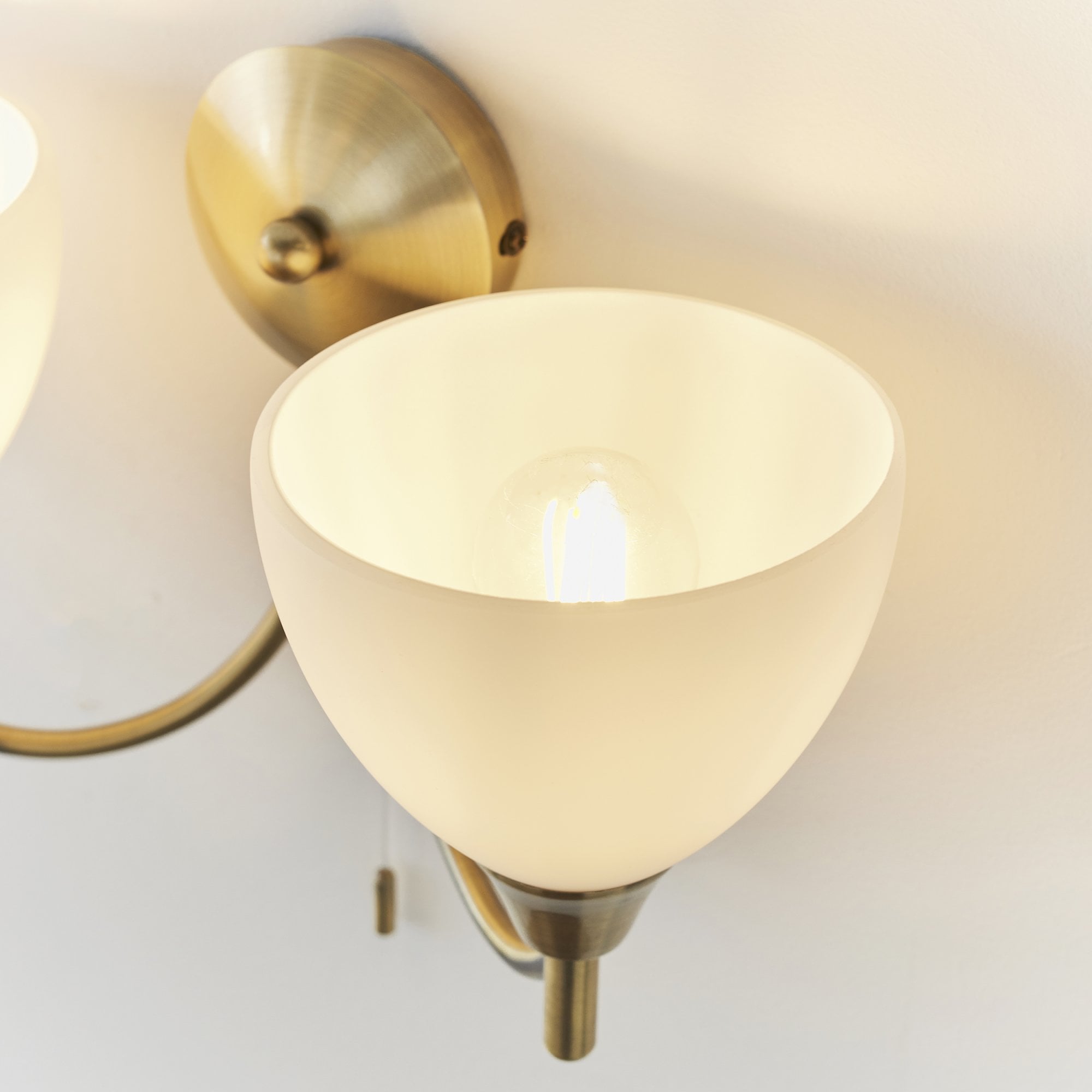 1805-2AN Alton Indoor Wall Glass