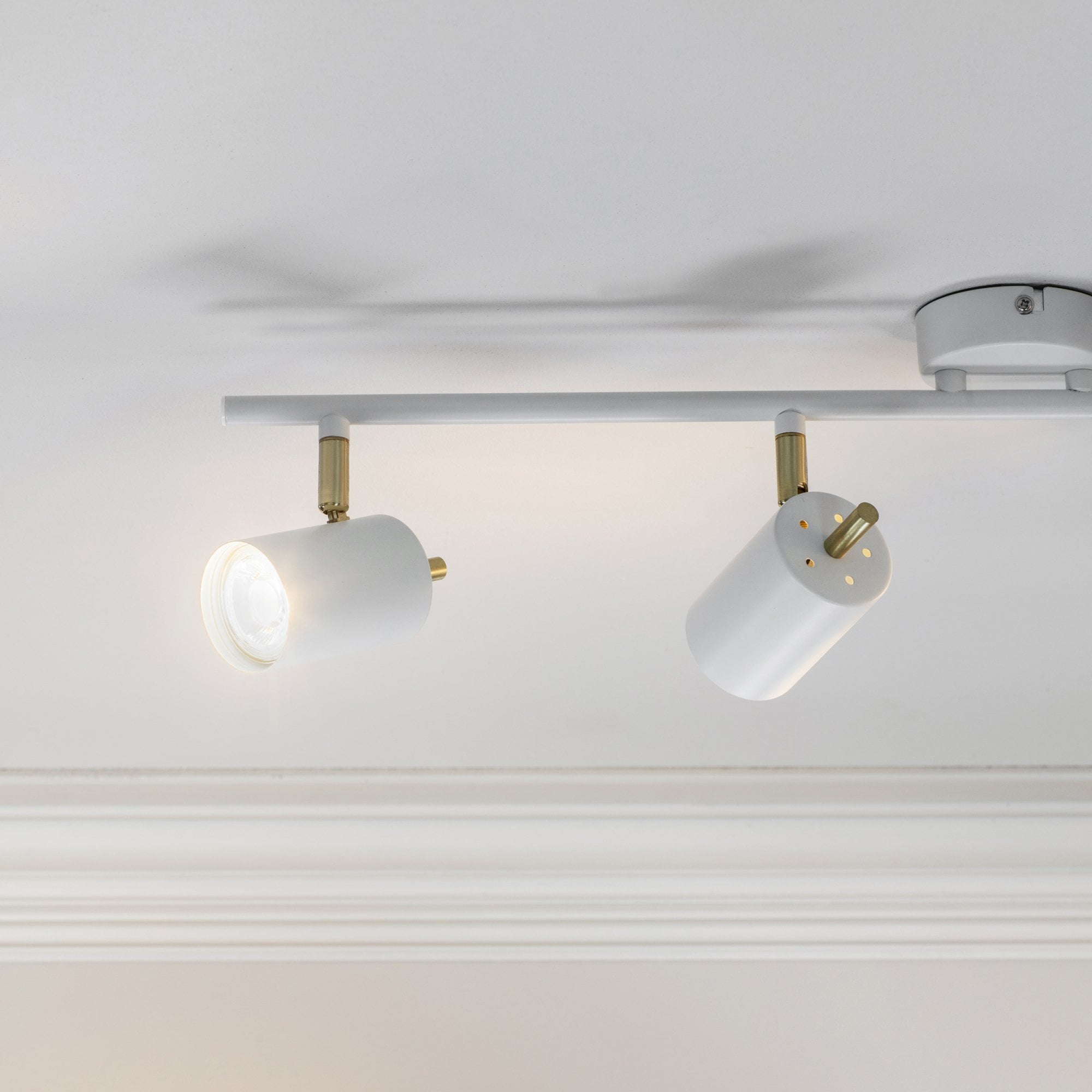 59933 Gull Indoor LED Spot Light Bar