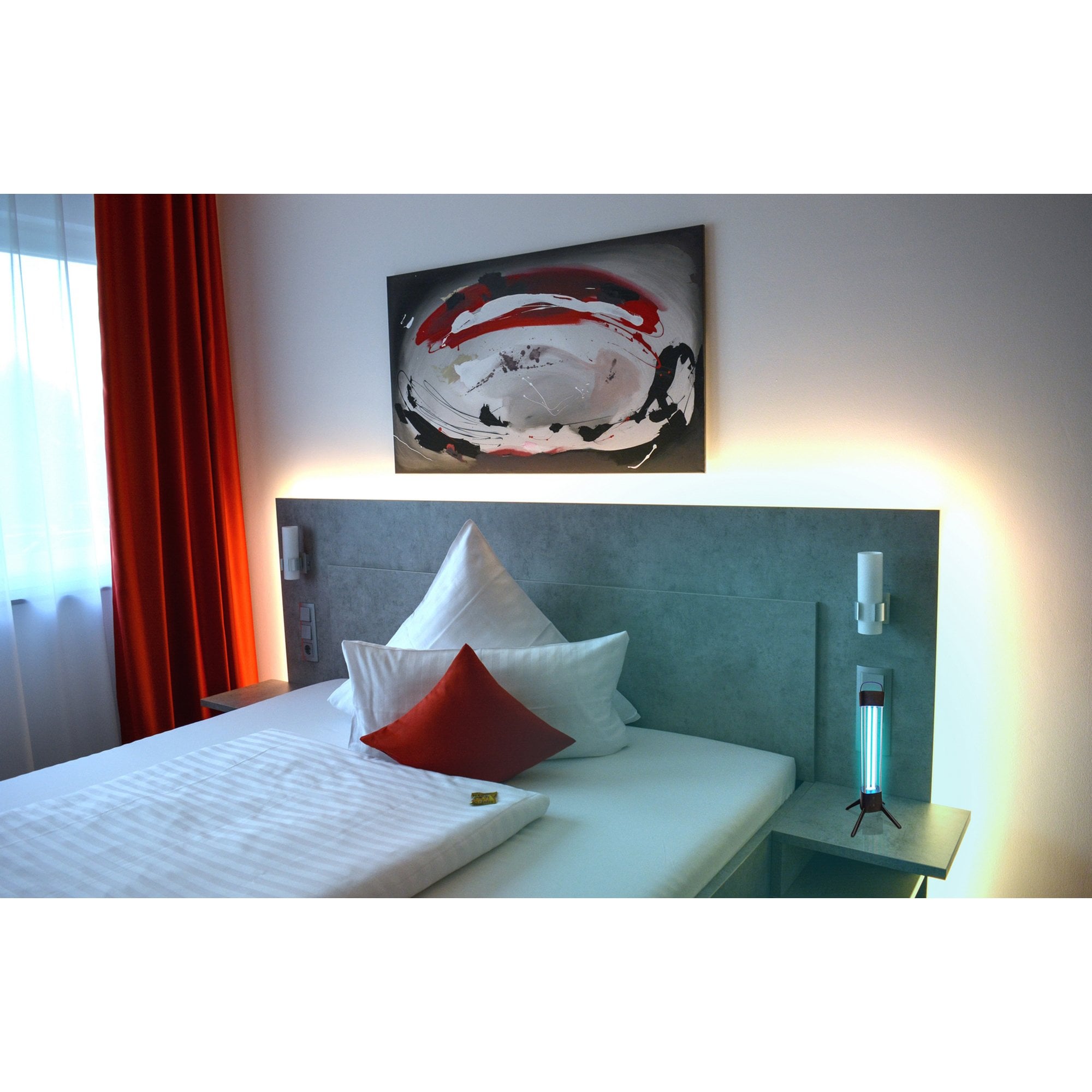M7340 Cidal 36W UV-C Germicidal Table Lamp c / w Philips Lamp TO BE USED IN VACATED ROOMS ONLY