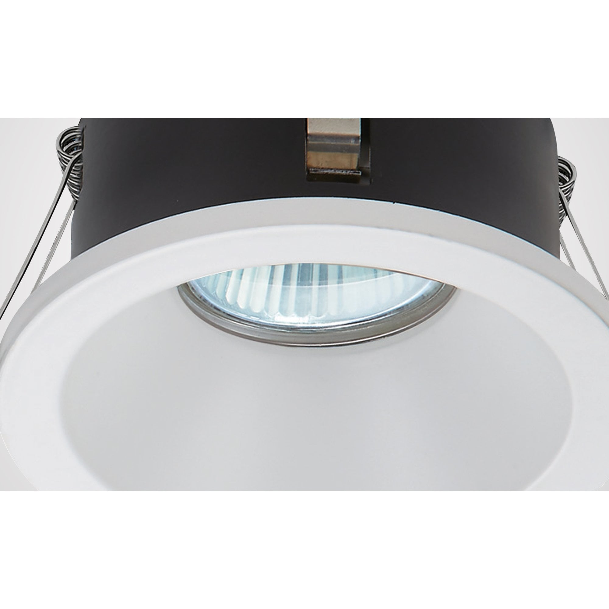 M6810 Comfort Bathroom GU10 Downlight Round 1 Light Matt White