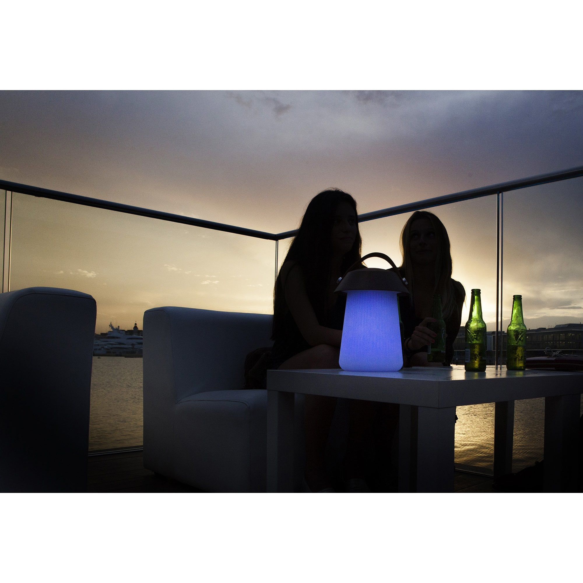 M3697 Funghi Outdoor Portable 3W Speaker 3W LED RGBW Lamp Bluetooth Connection / Remote Control