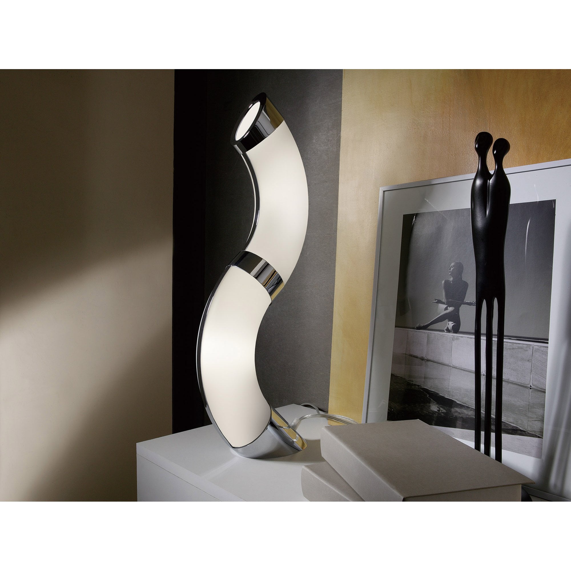 M0657 Guss Wall Lamp E27 2 Light E27 Polished Chrome/White Acrylic