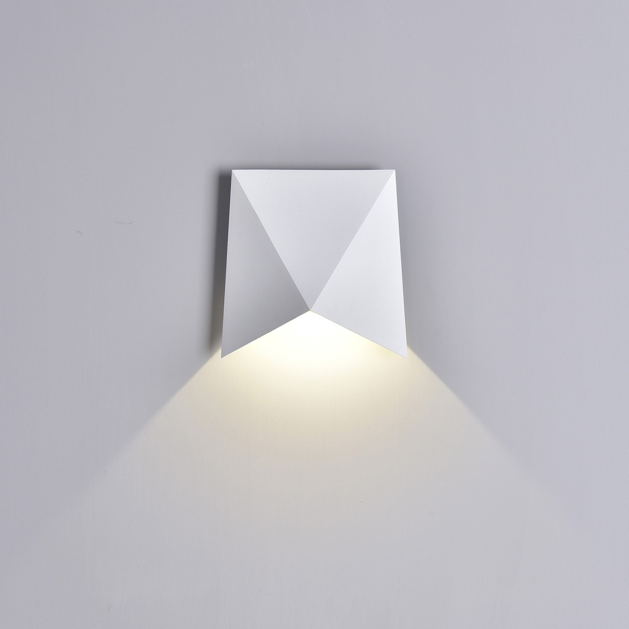 M6526 Triax Outdoor Wall Lamp 8W LED Sand White