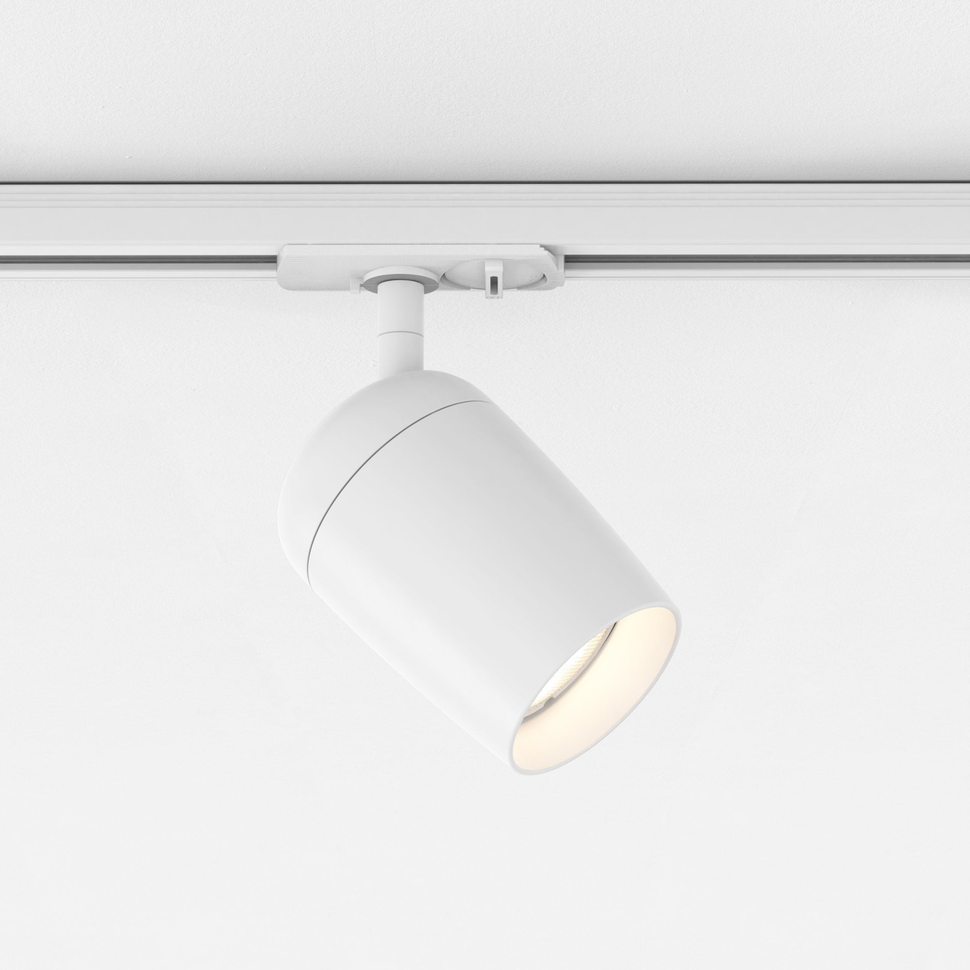 1478012 Koto Track Light Matt White