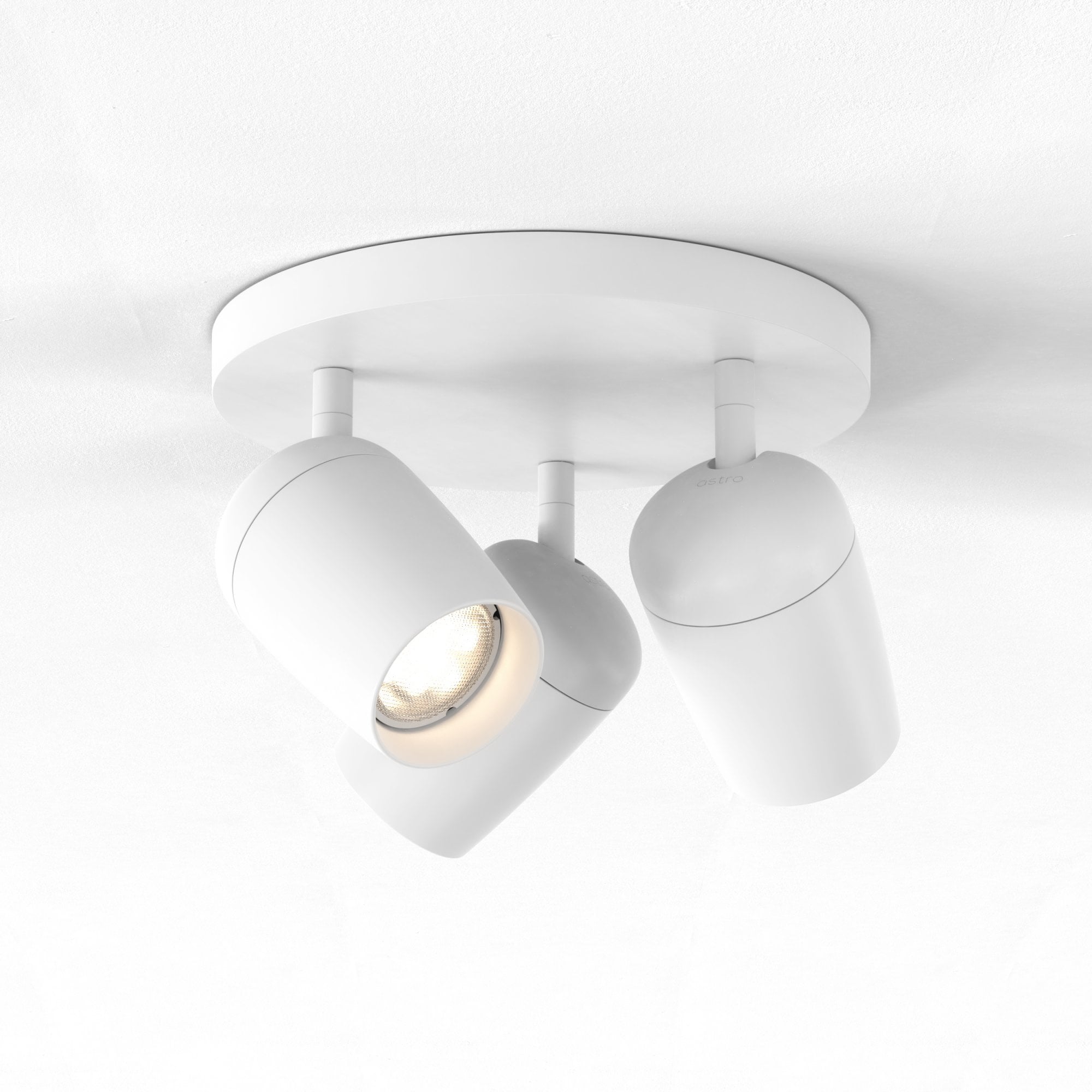 1478013 Koto Triple Round Spotlight Matt White