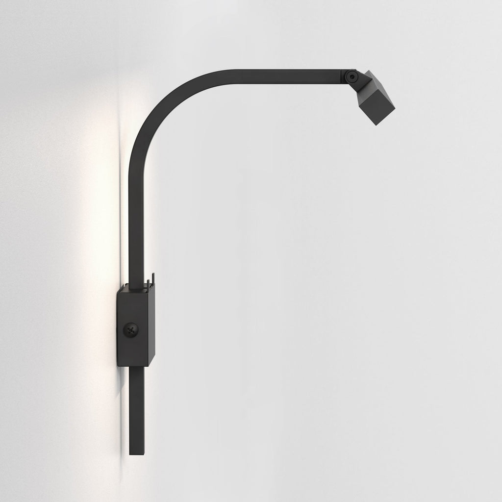 1374040 Mondrian 600 Frame Mounted LED Picture Light Matt Black