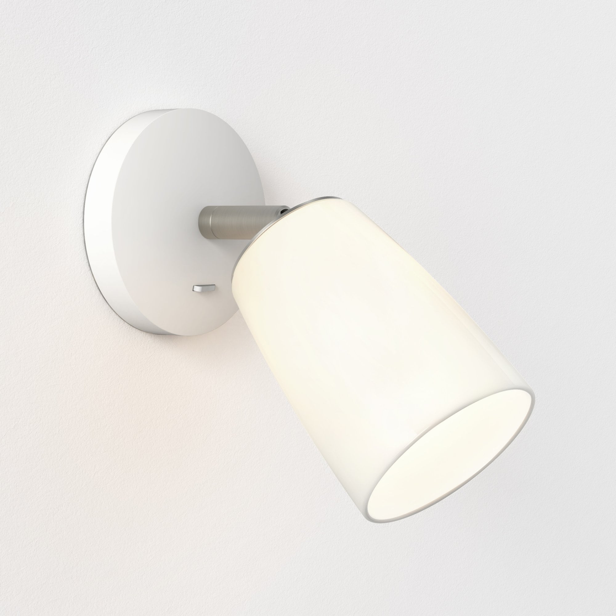 1467004 Carlton Wall Light Porcelain