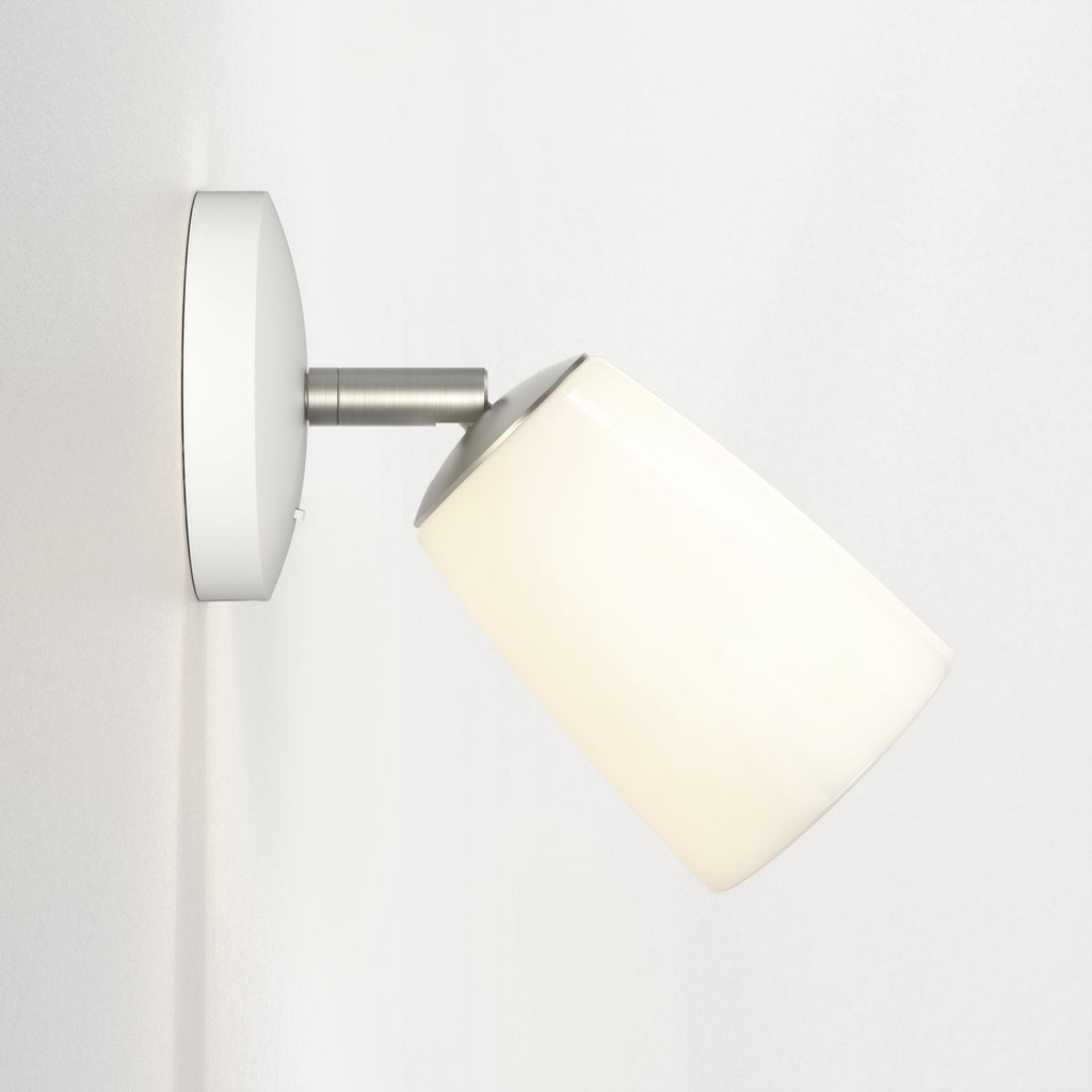 1467004 Carlton Wall Light Porcelain