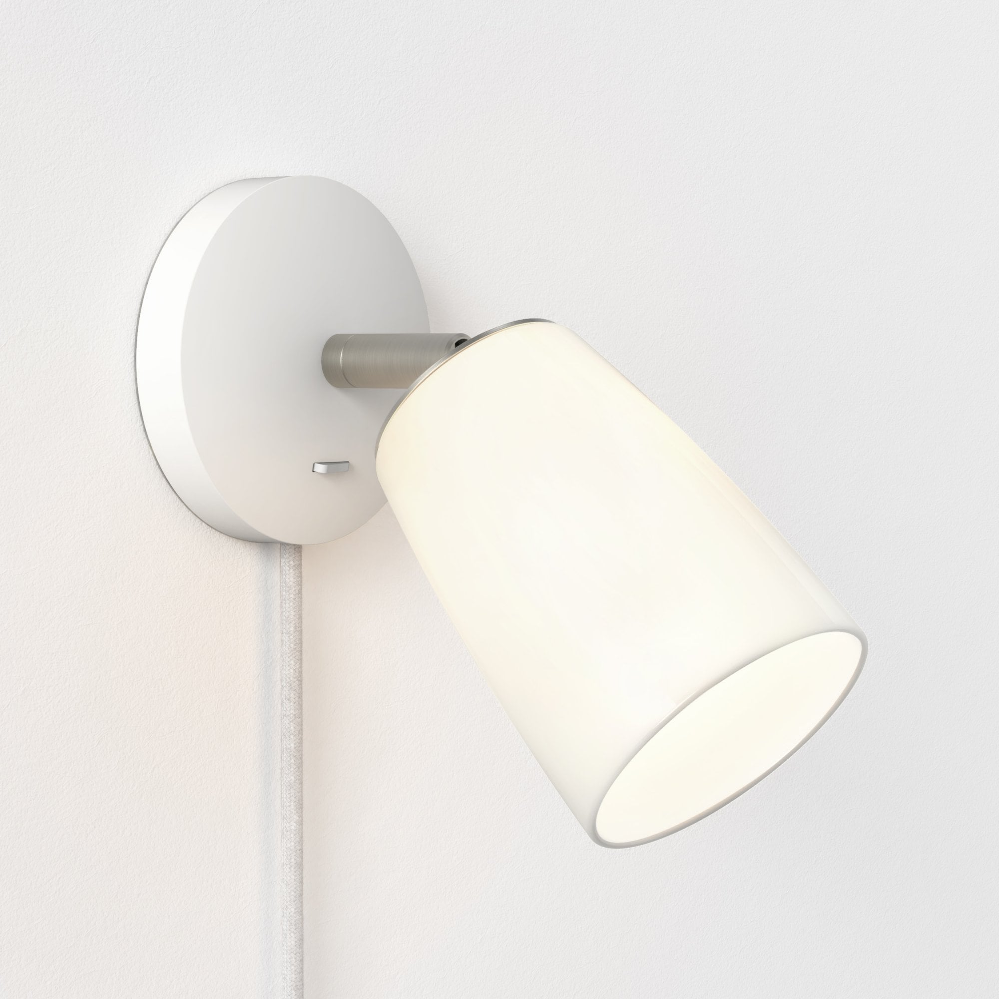 1467007 Carlton Plug-In Wall Light Porcelain