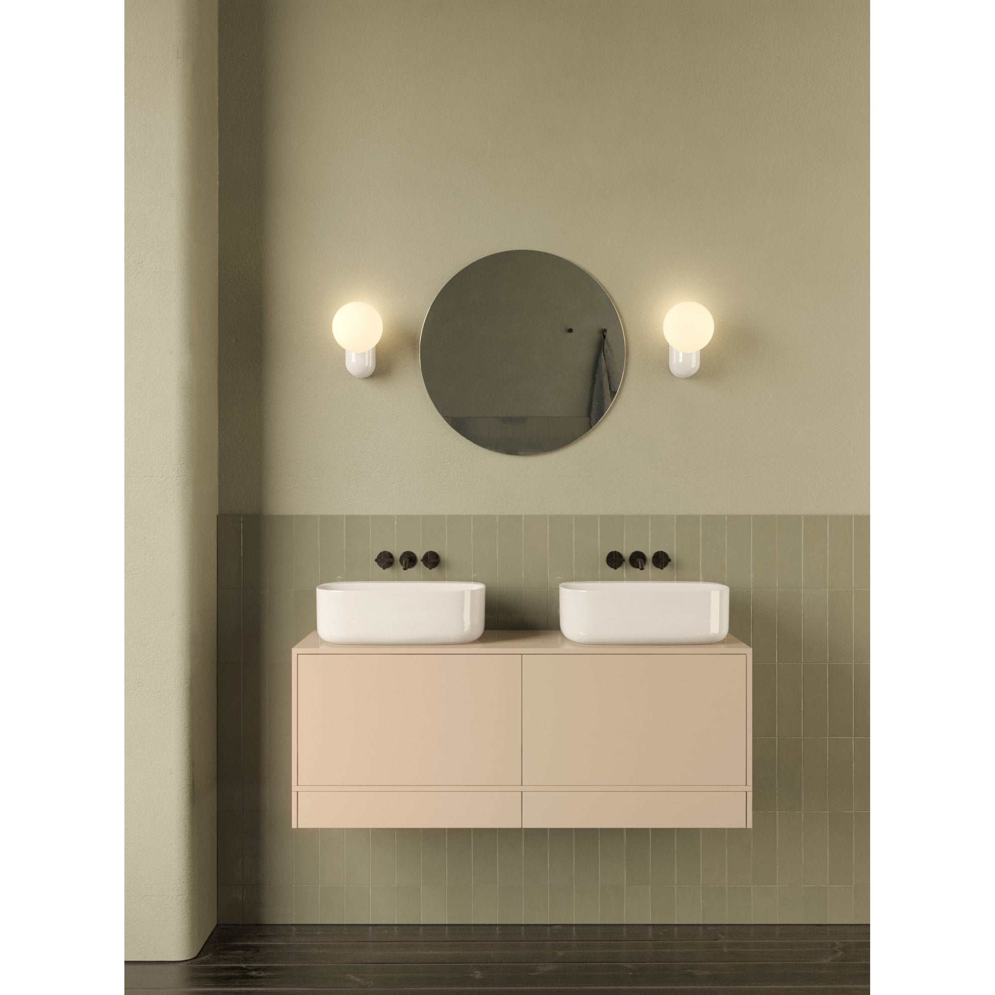 1472001 Lyra Single Bathroom Wall Light Gloss Glaze White