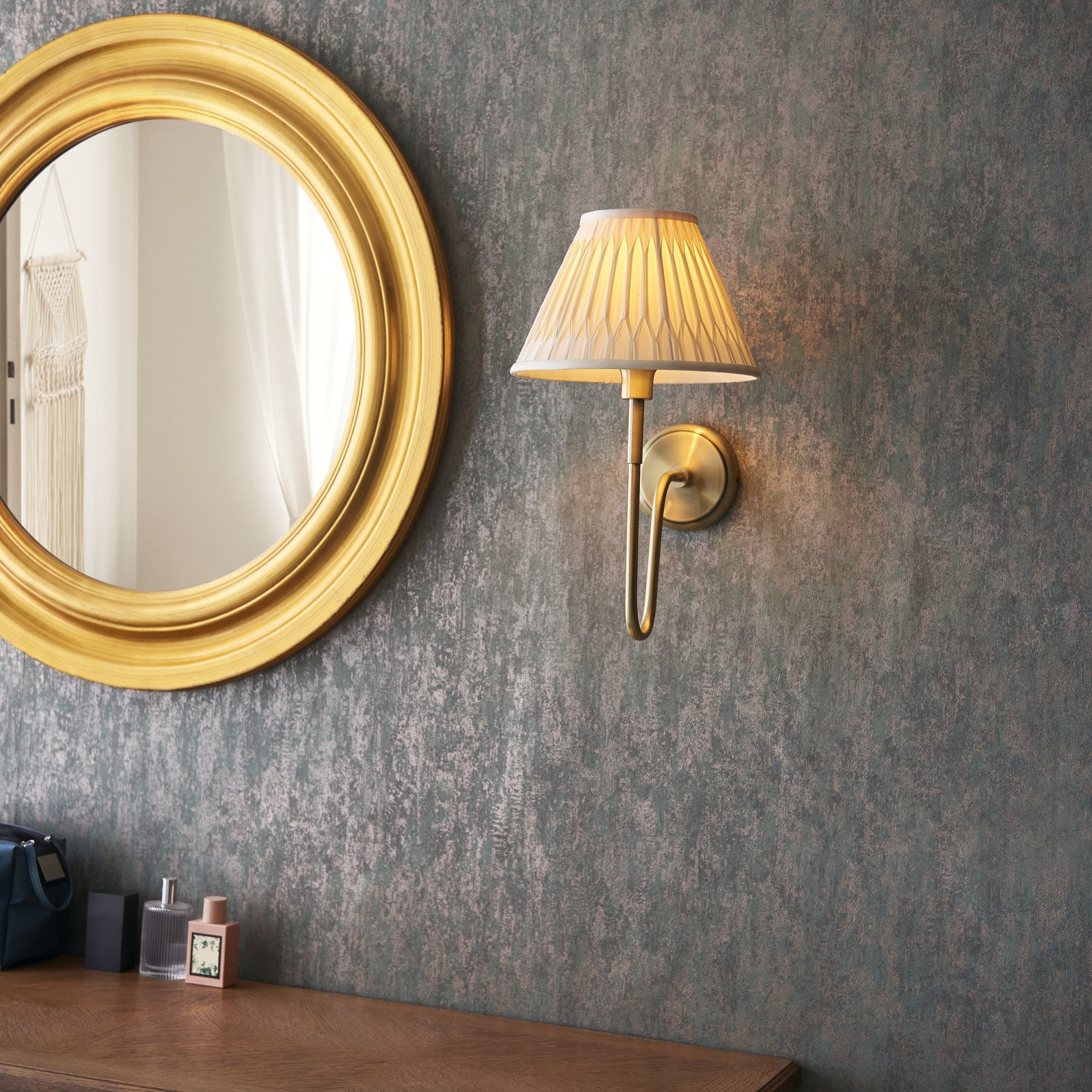 103361 Rouen And Chatsworth 1 Light Wall Antique Brass Plate And Ivory Silk