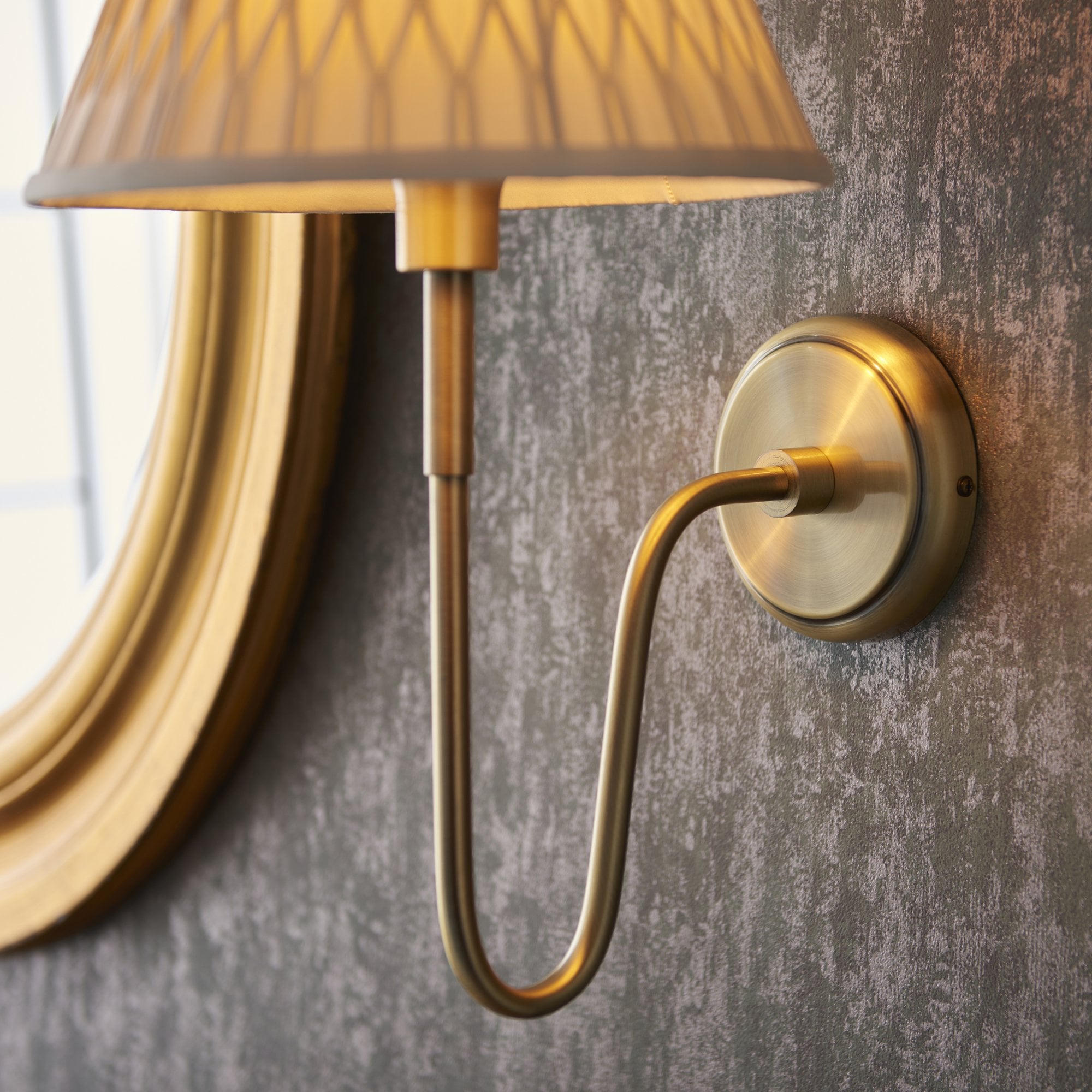 103361 Rouen And Chatsworth 1 Light Wall Antique Brass Plate And Ivory Silk