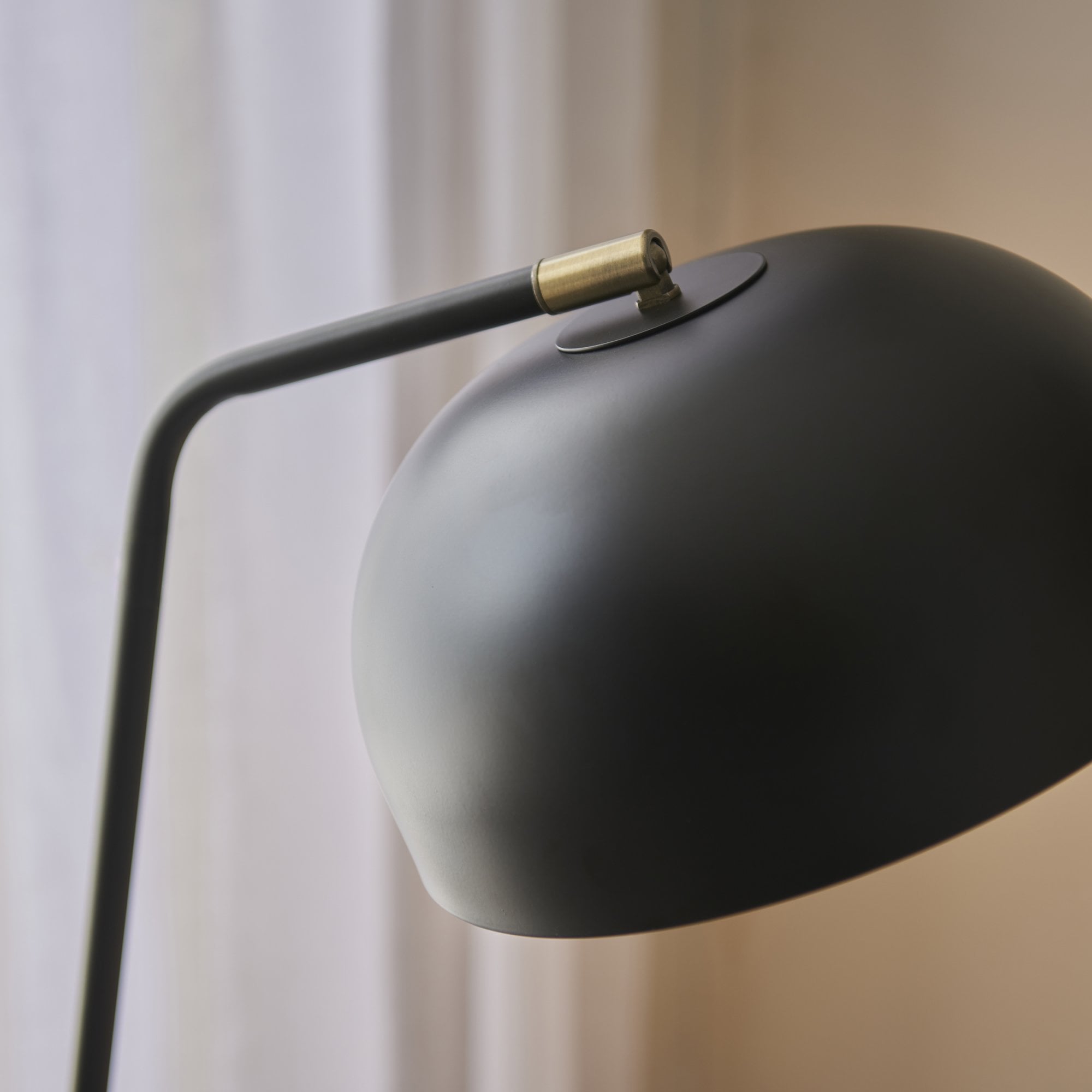 106337 Brair New 1 Light Floor Lamp Matt Black And Antique Brass Paint