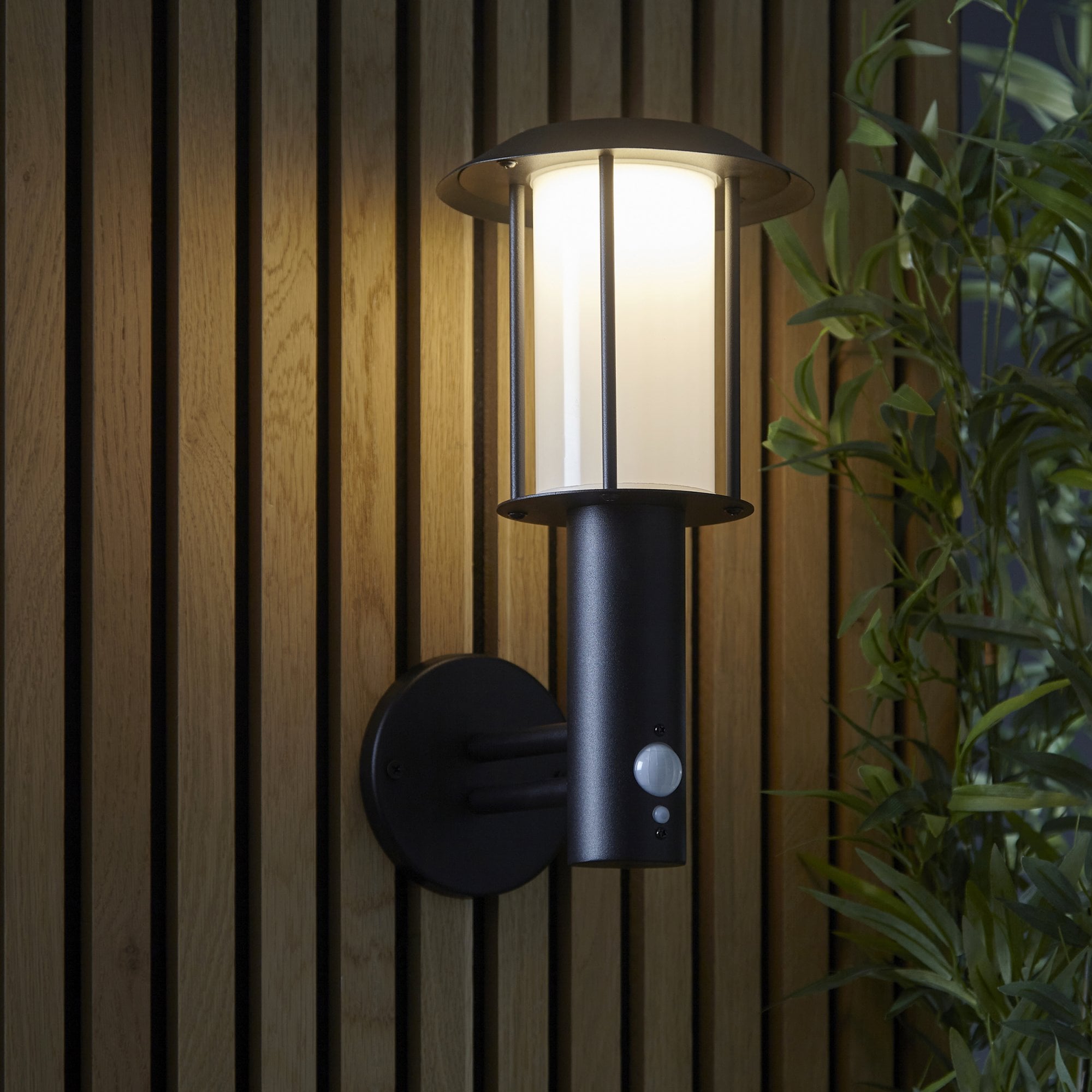 106467 Tarrow Outdoor 1 Light LED Wall Matt Black And White Pc (SD)