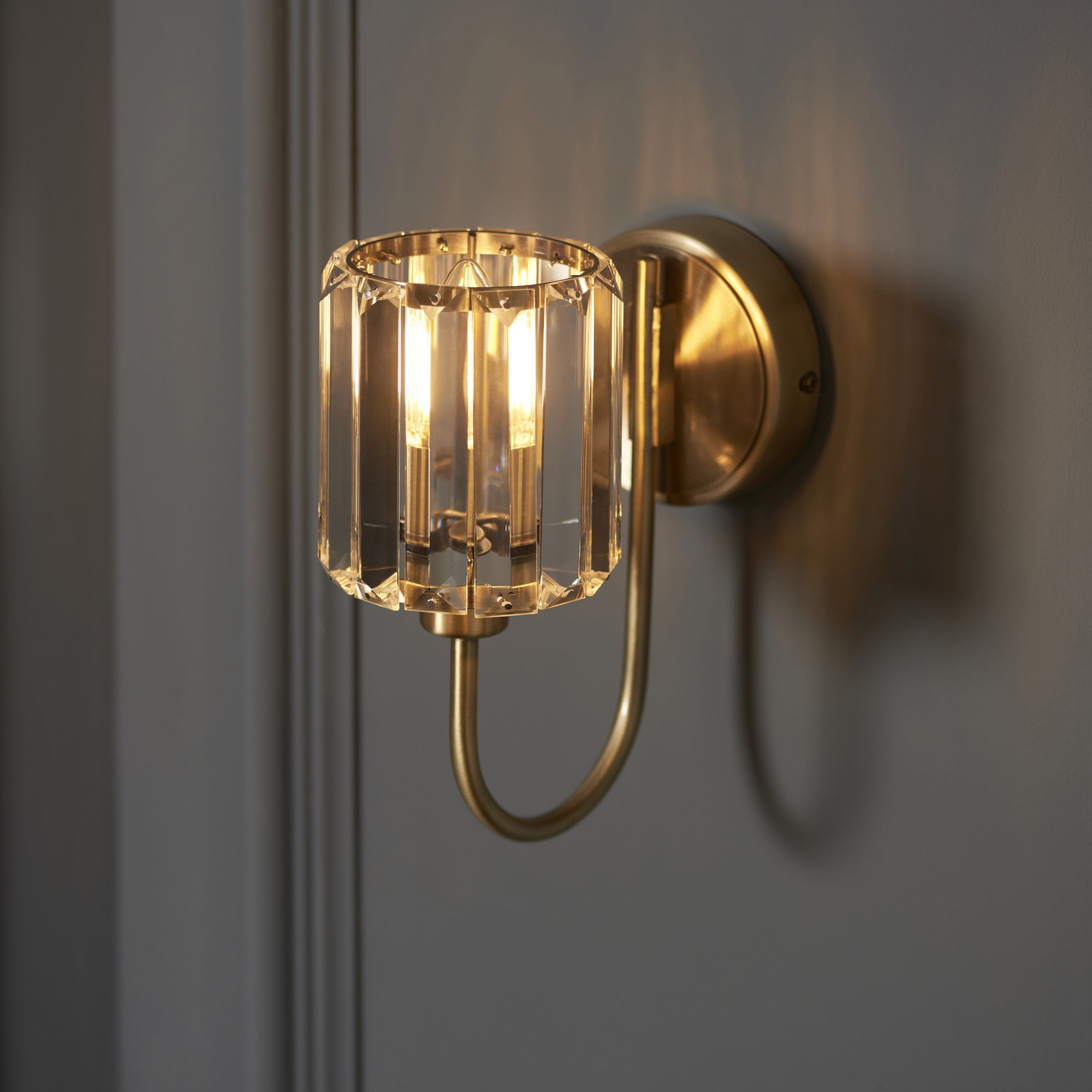107803 Berenice 1 Light Wall Antique Brass Plate And Clear Glass