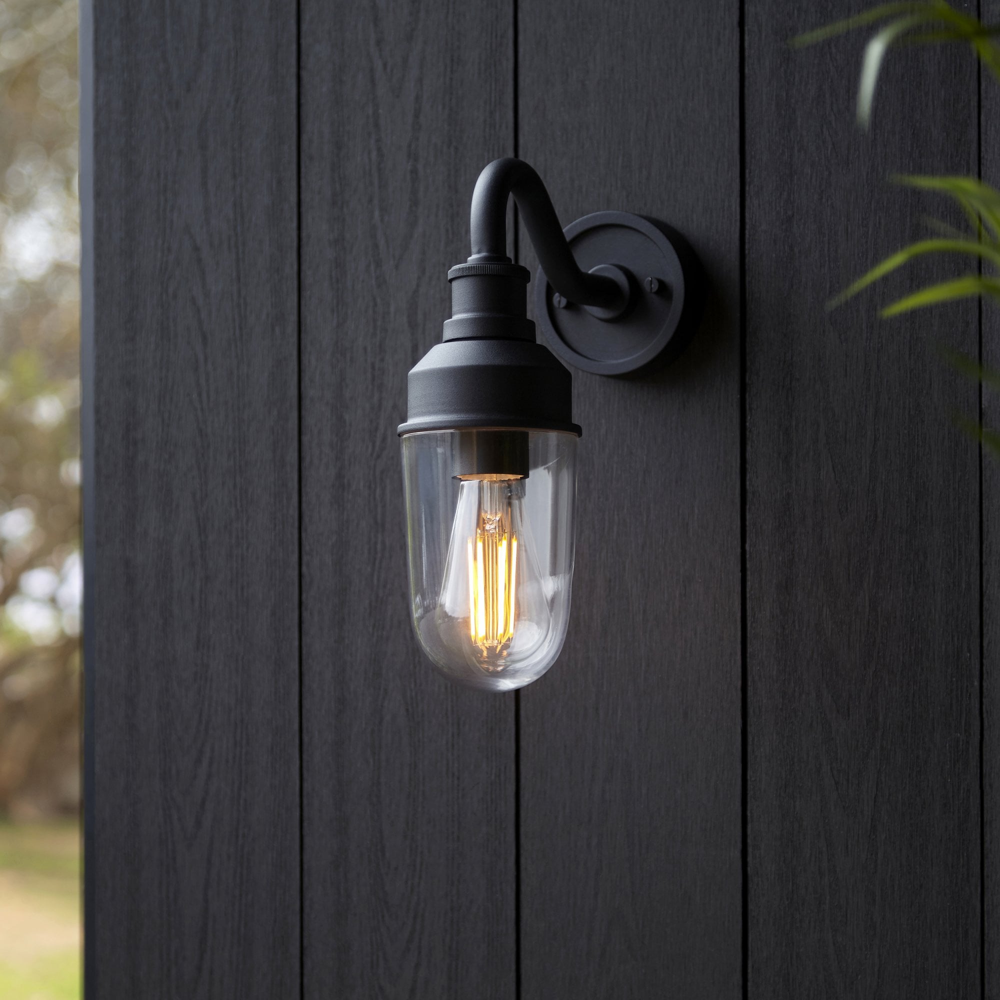 95886 Outdoor Wall 1 Light Matt Black And Clear Glass